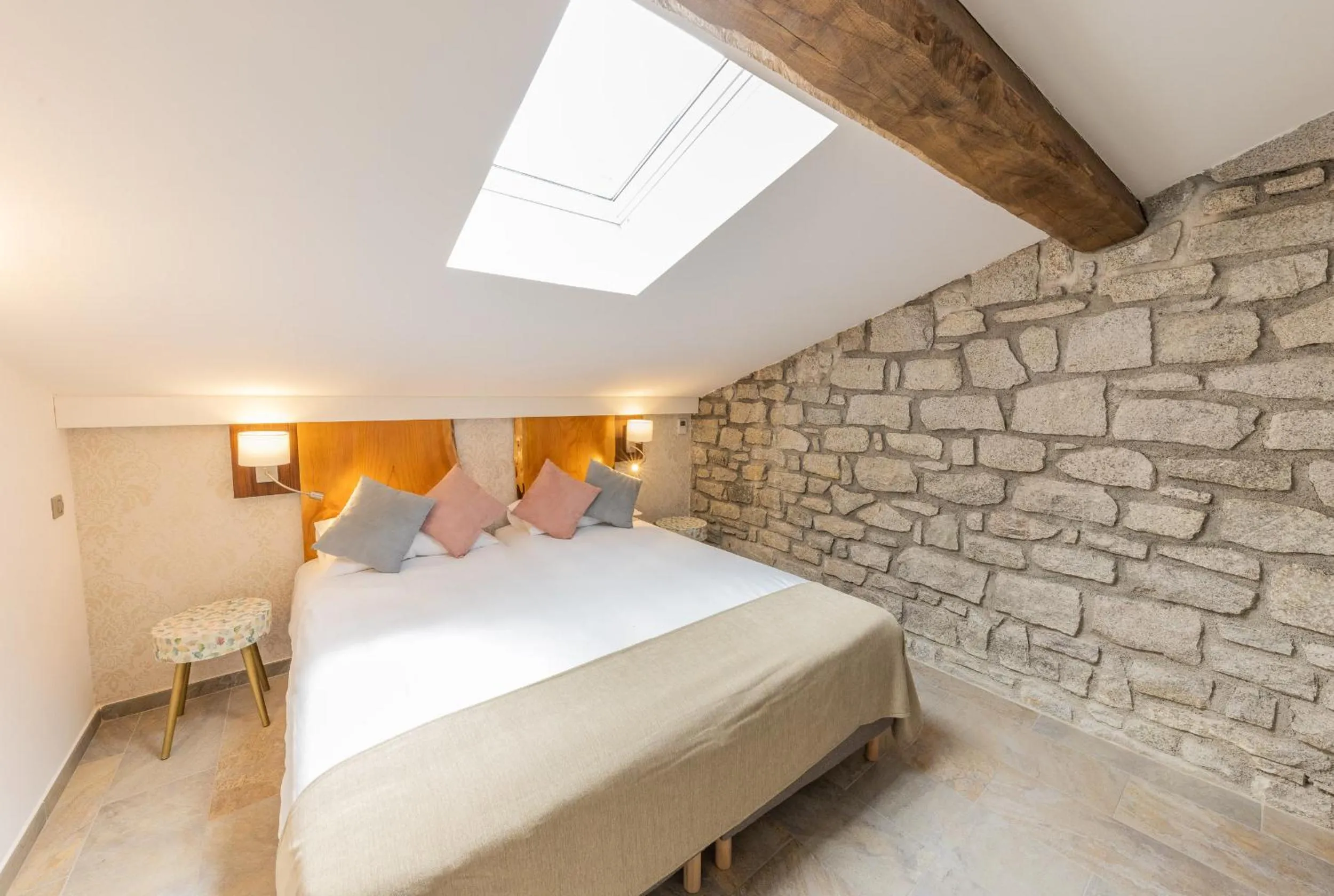 Bedroom, Bed in Hôtel de la Restonica