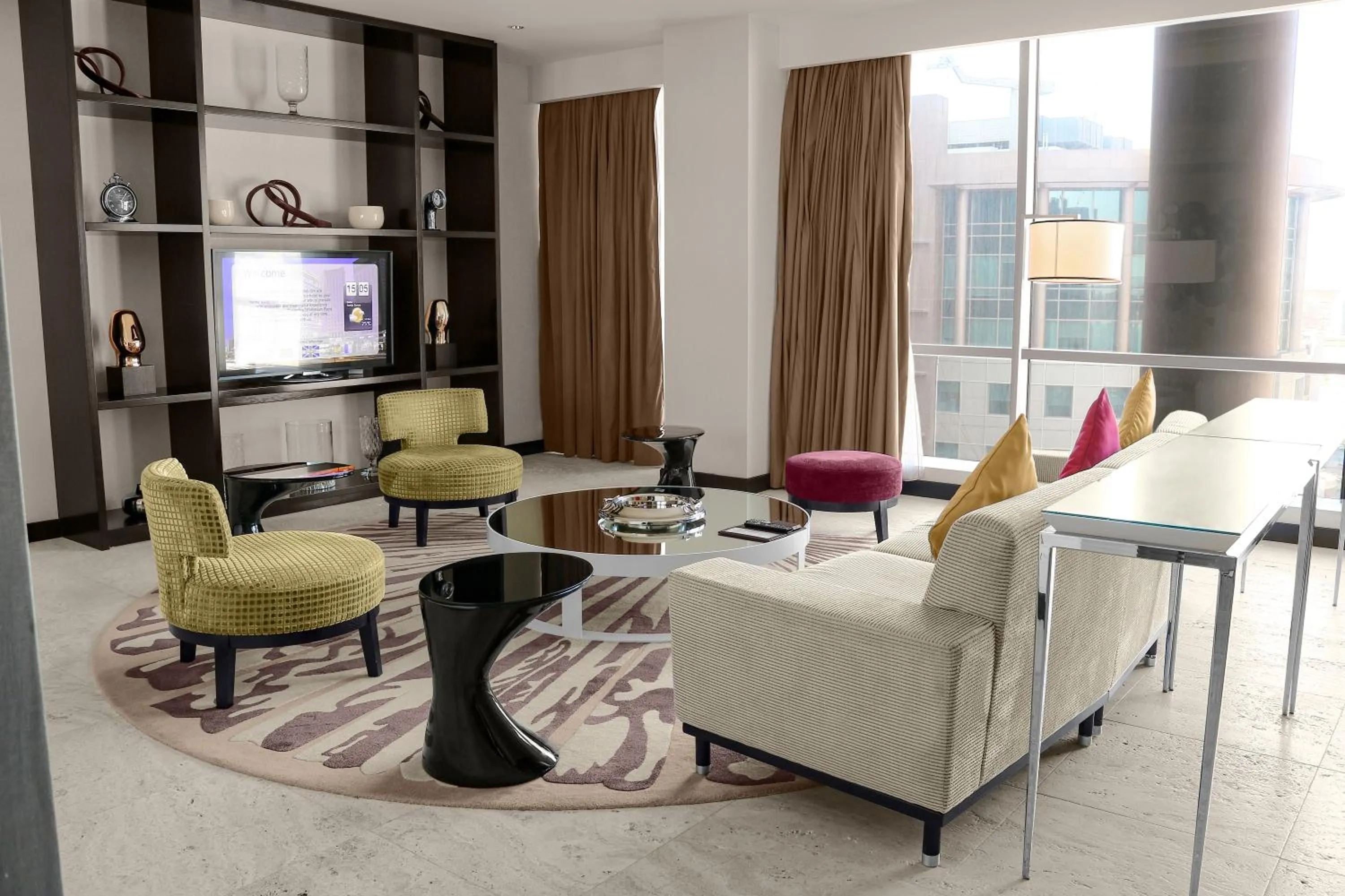 Living room in Millennium Plaza Doha