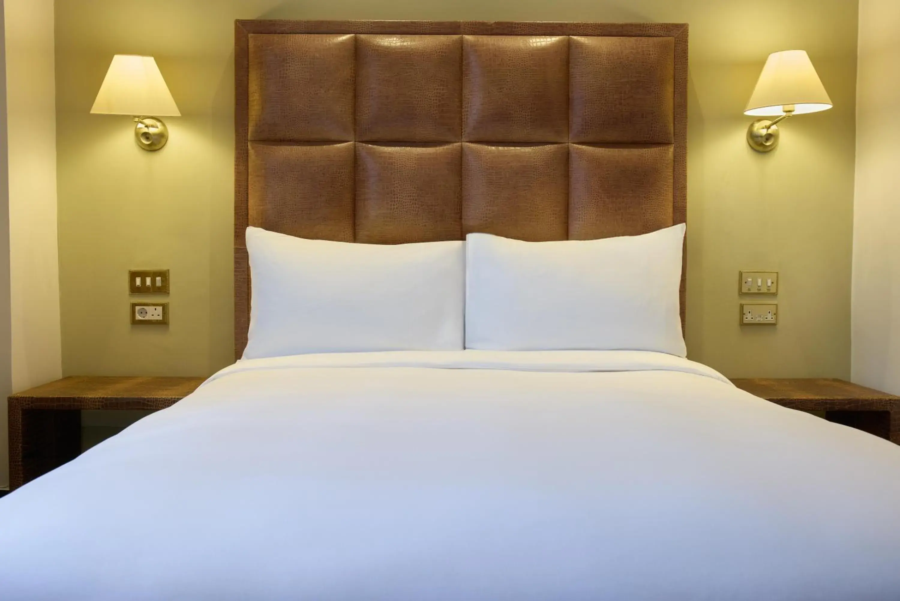 Bedroom, Bed in Radisson Blu Hotel, London Leicester Square Bedroom, Bed in Radisson Blu Hotel, London Leicester Square