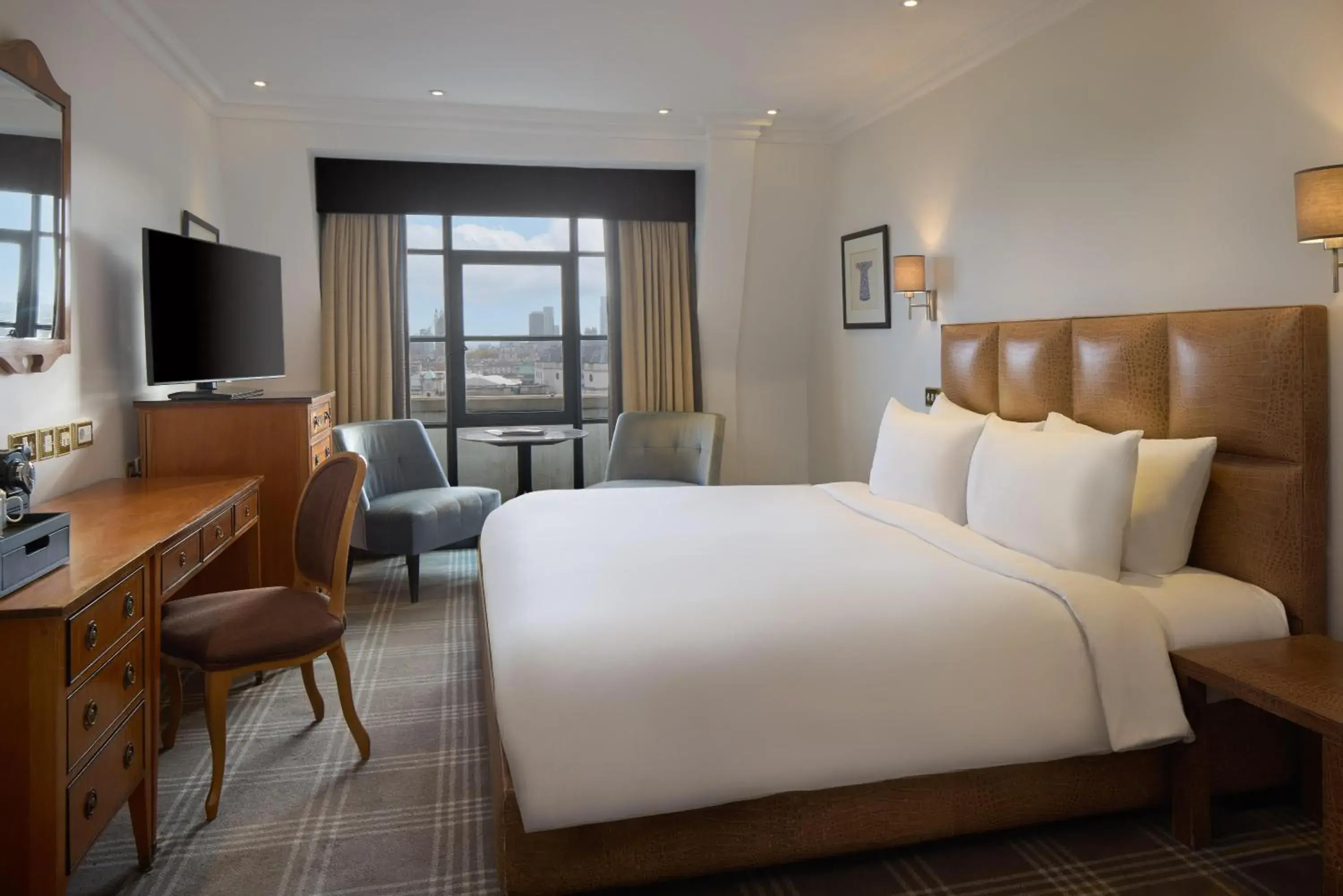 Bedroom, Bed in Radisson Blu Hotel, London Leicester Square Bedroom, Bed in Radisson Blu Hotel, London Leicester Square