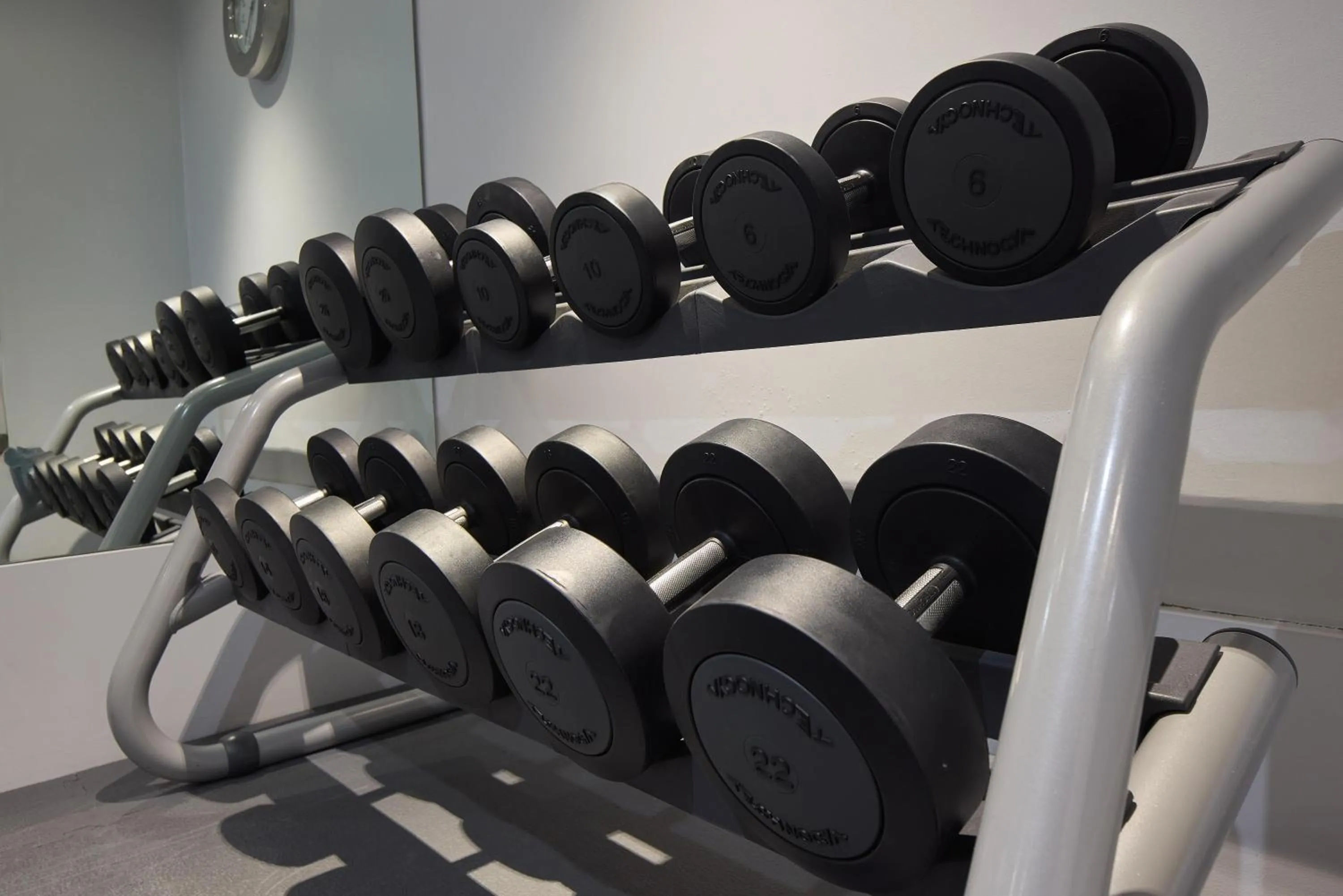 Fitness centre/facilities in Radisson Blu Hotel, London Leicester Square