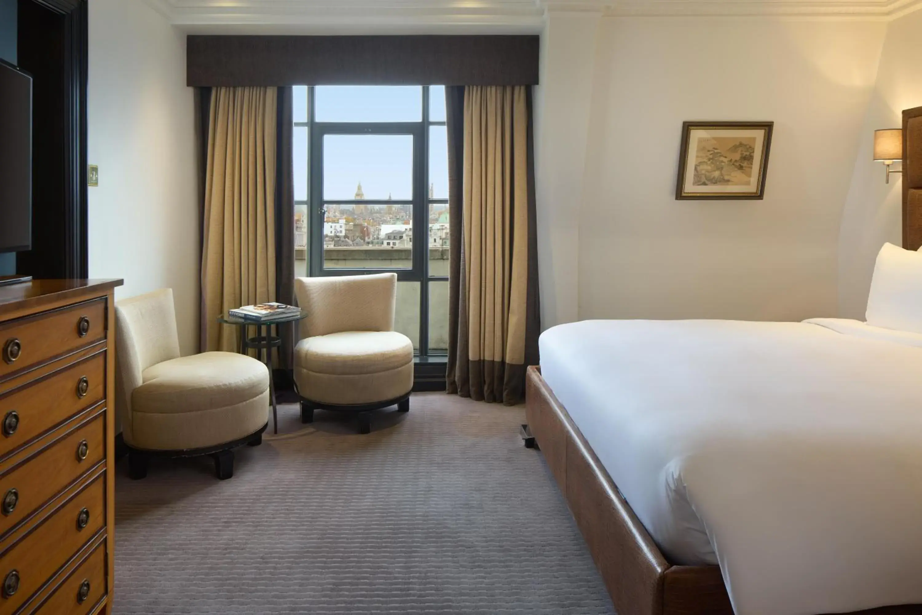 Bedroom, Bed in Radisson Blu Hotel, London Leicester Square Bedroom, Bed in Radisson Blu Hotel, London Leicester Square