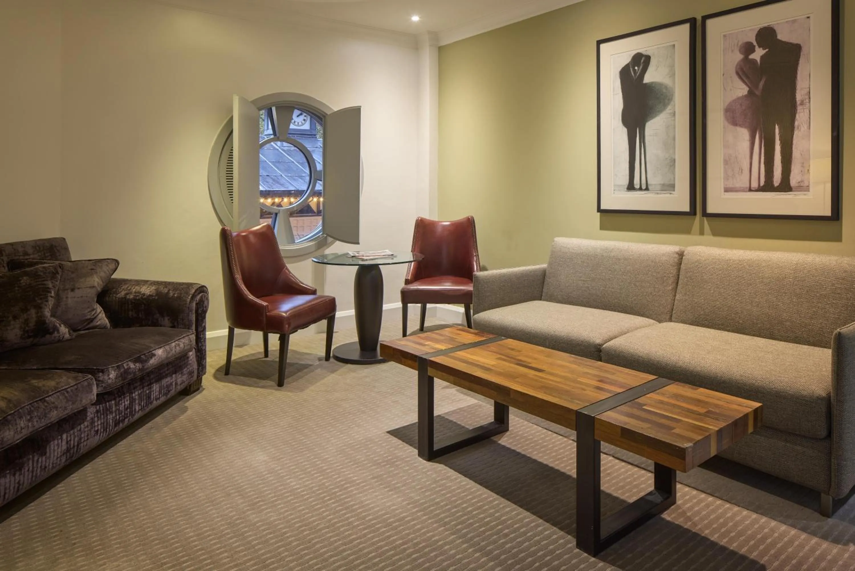 Photo of the whole room in Radisson Blu Hotel, London Leicester Square