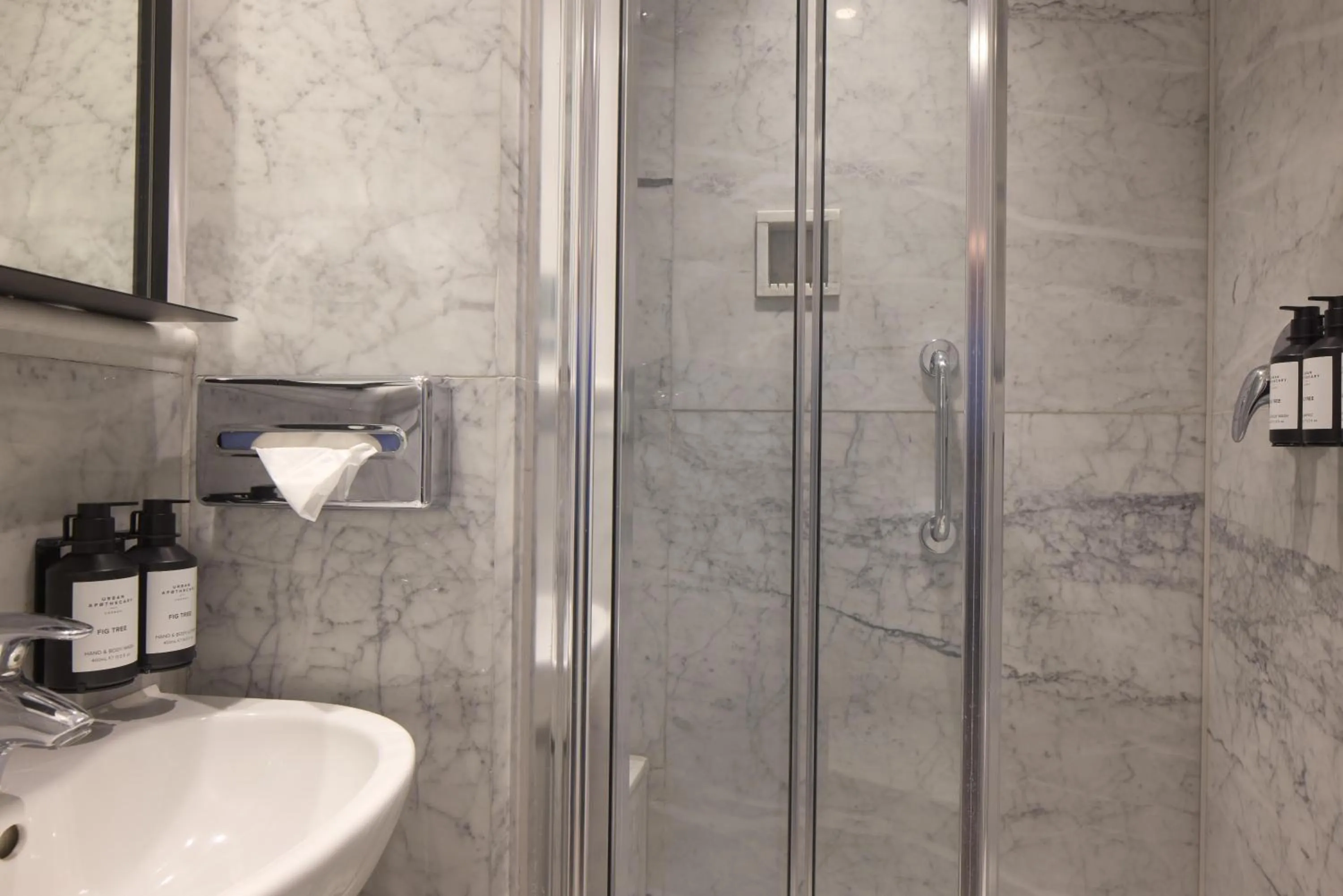 Bathroom in Radisson Blu Hotel, London Euston Square