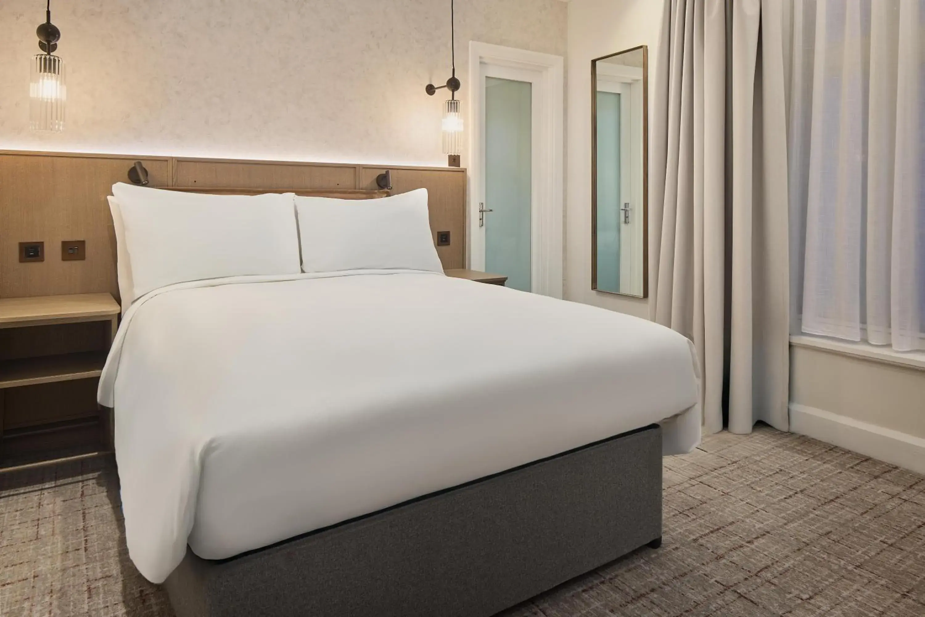 Bedroom, Bed in Radisson Blu Hotel, London Euston Square Bedroom, Bed in Radisson Blu Hotel, London Euston Square