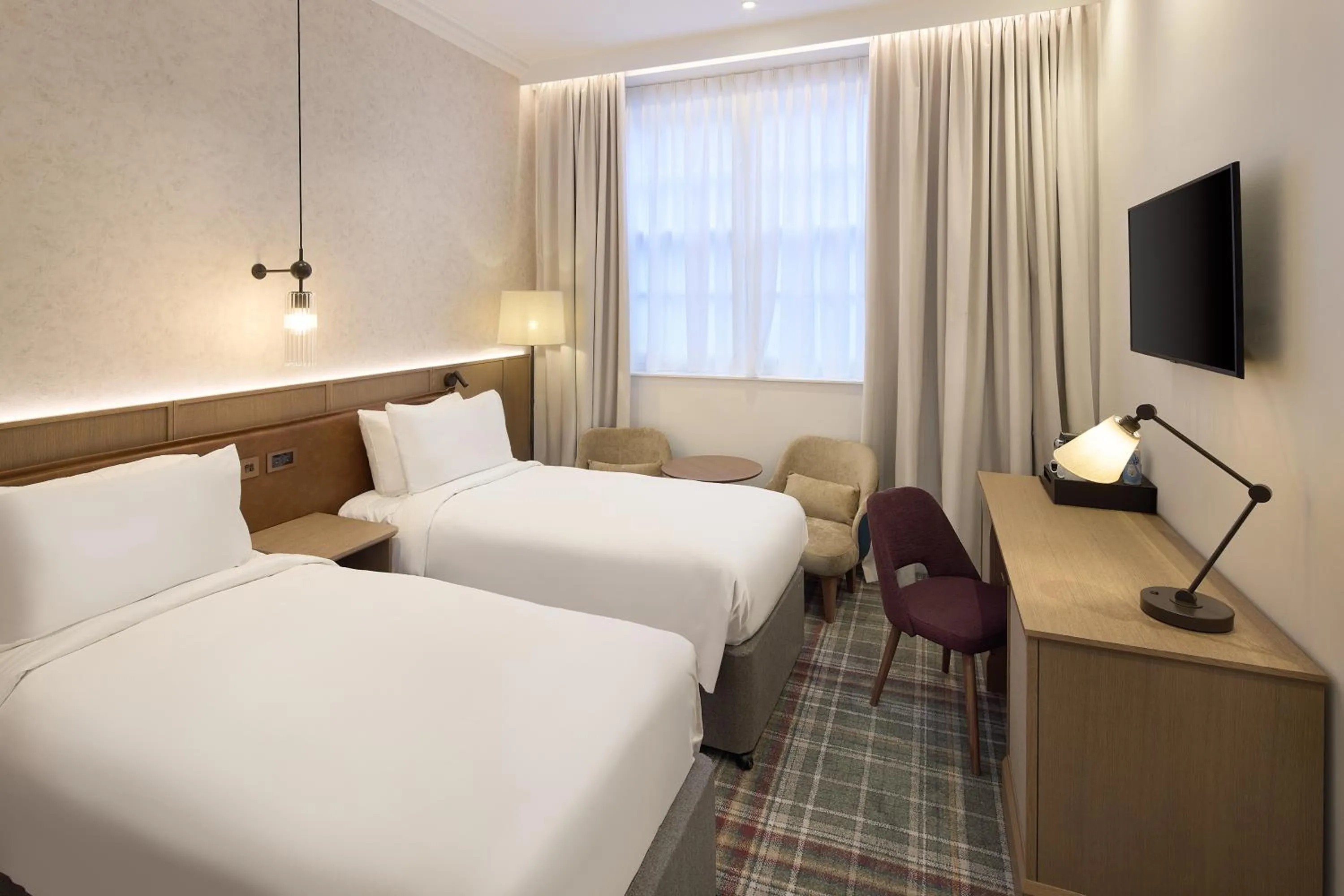 Bedroom, Bed in Radisson Blu Hotel, London Euston Square