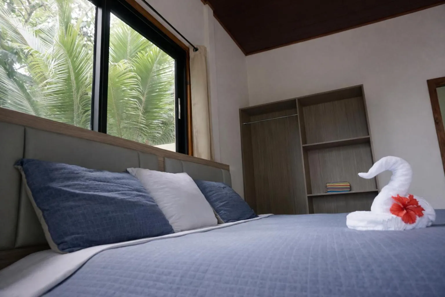 Bed in Oasis Bluff Beach