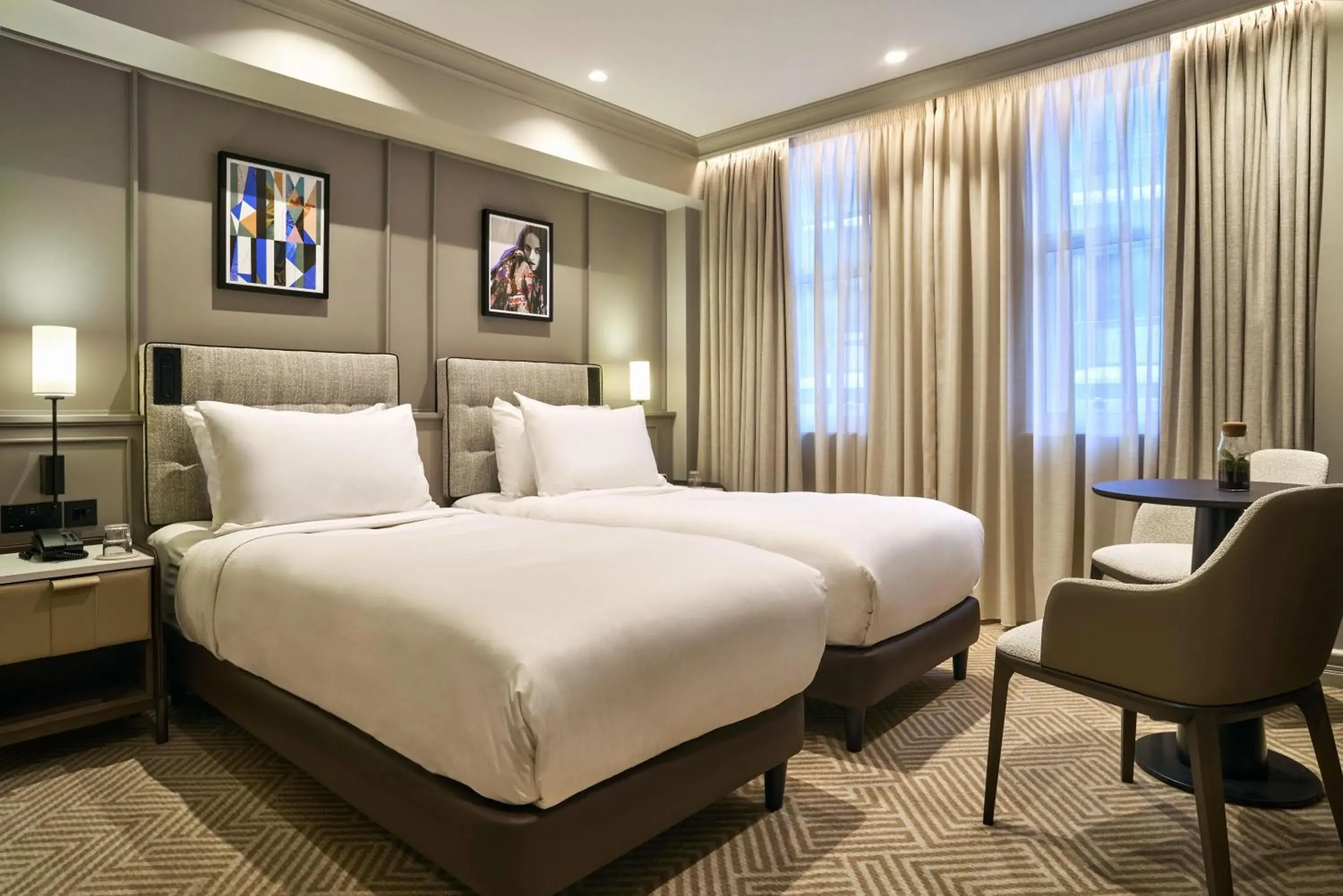 Bedroom, Bed in Radisson Blu Hotel, London Bond Street Bedroom, Bed in Radisson Blu Hotel, London Bond Street