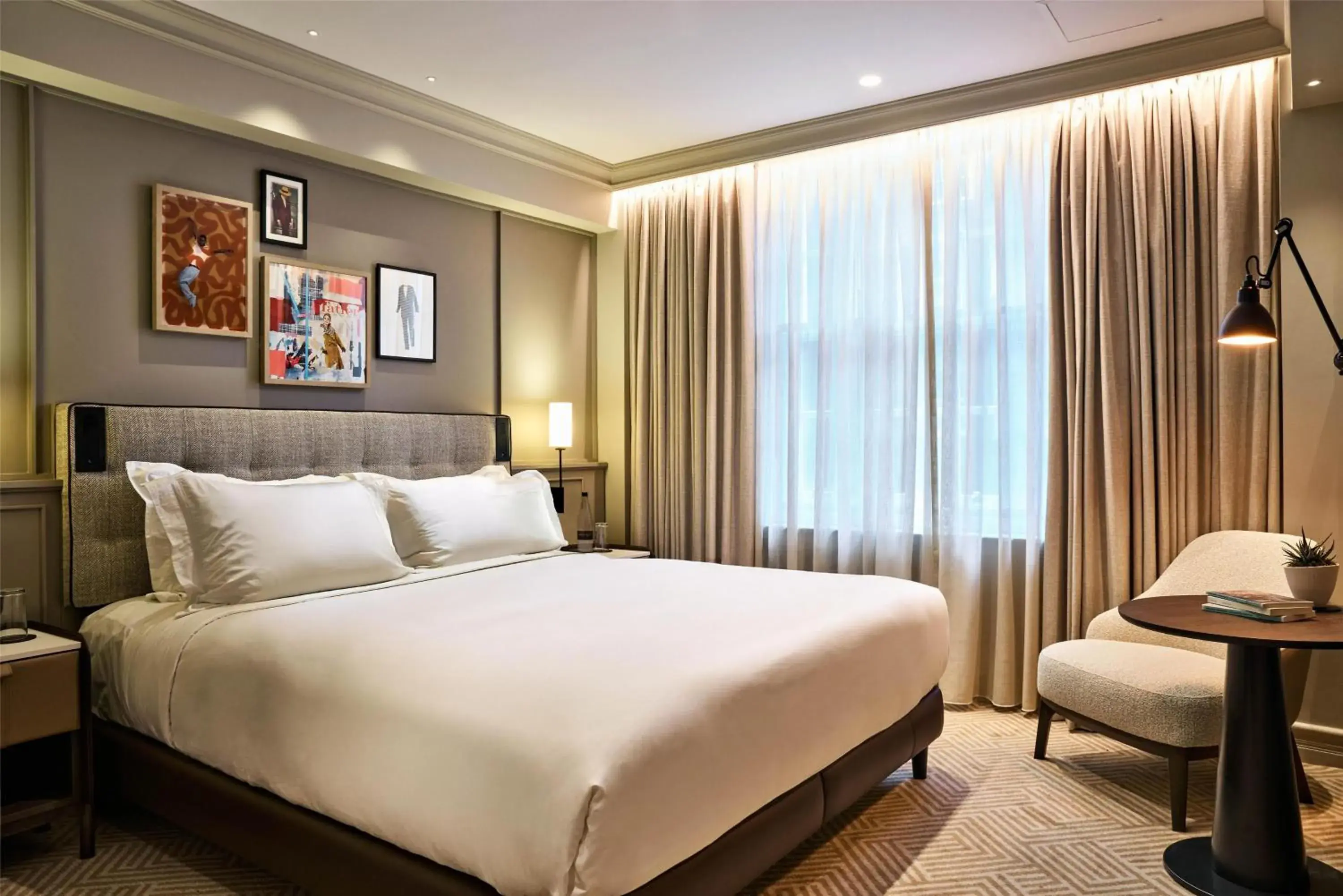 Bedroom, Bed in Radisson Blu Hotel, London Bond Street Bedroom, Bed in Radisson Blu Hotel, London Bond Street