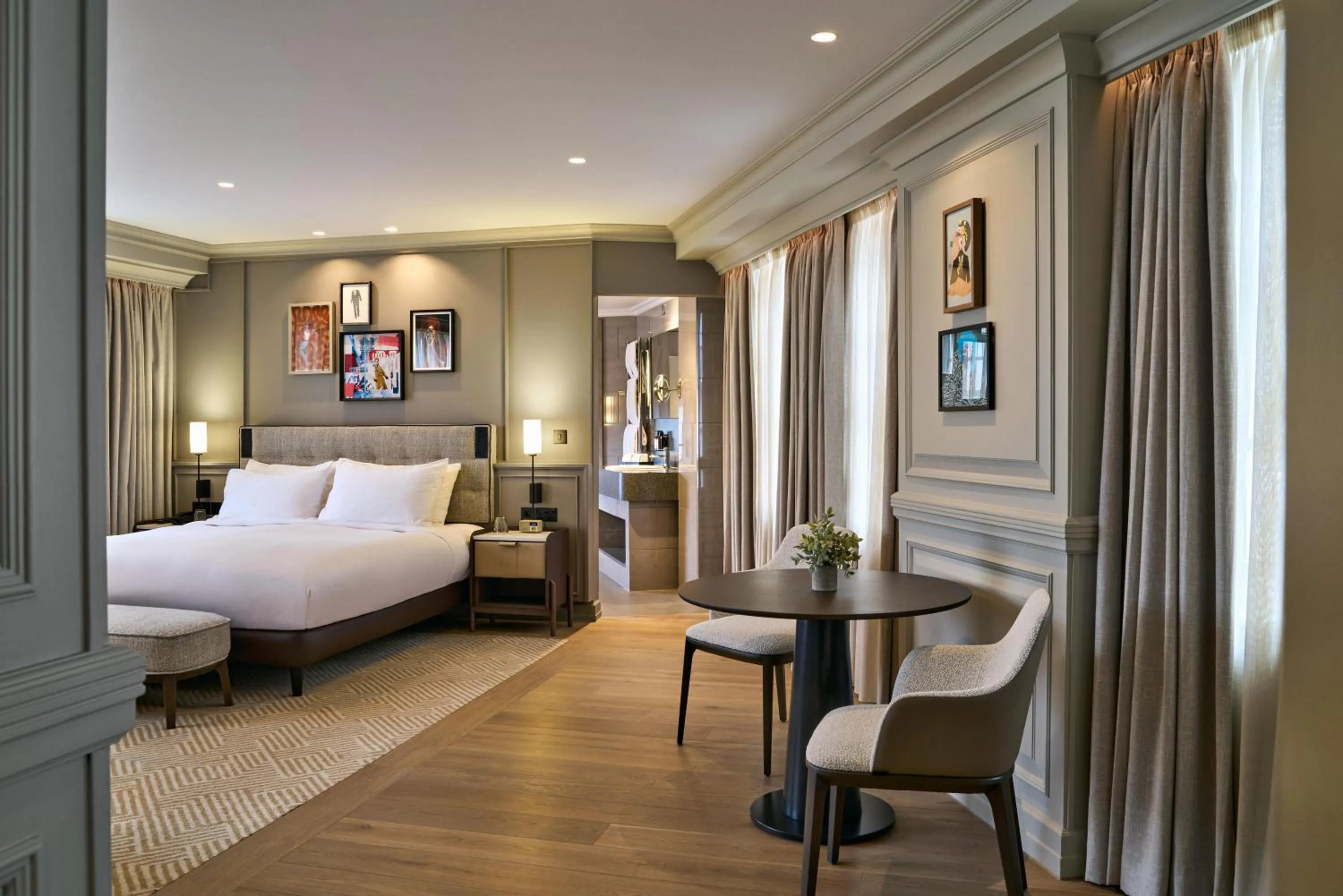 Photo of the whole room, Bed in Radisson Blu Hotel, London Bond Street