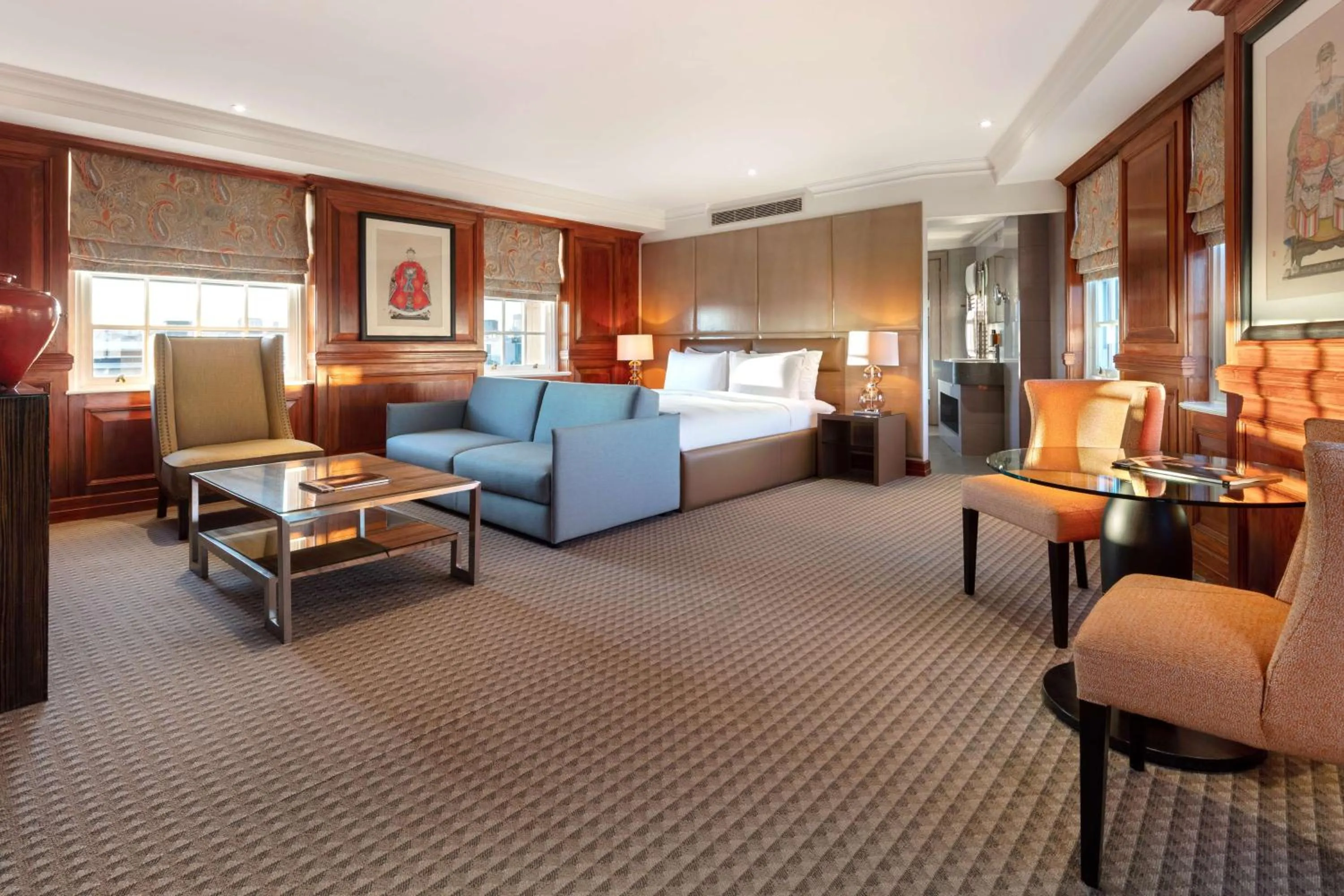 Photo of the whole room in Radisson Blu Hotel, London Bond Street