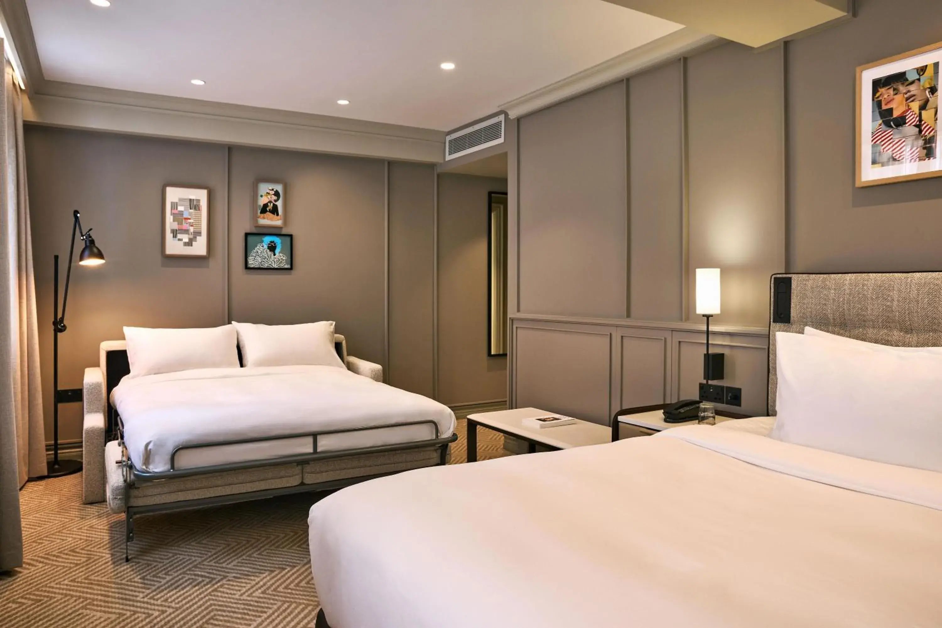 Bedroom, Bed in Radisson Blu Hotel, London Bond Street Bedroom, Bed in Radisson Blu Hotel, London Bond Street