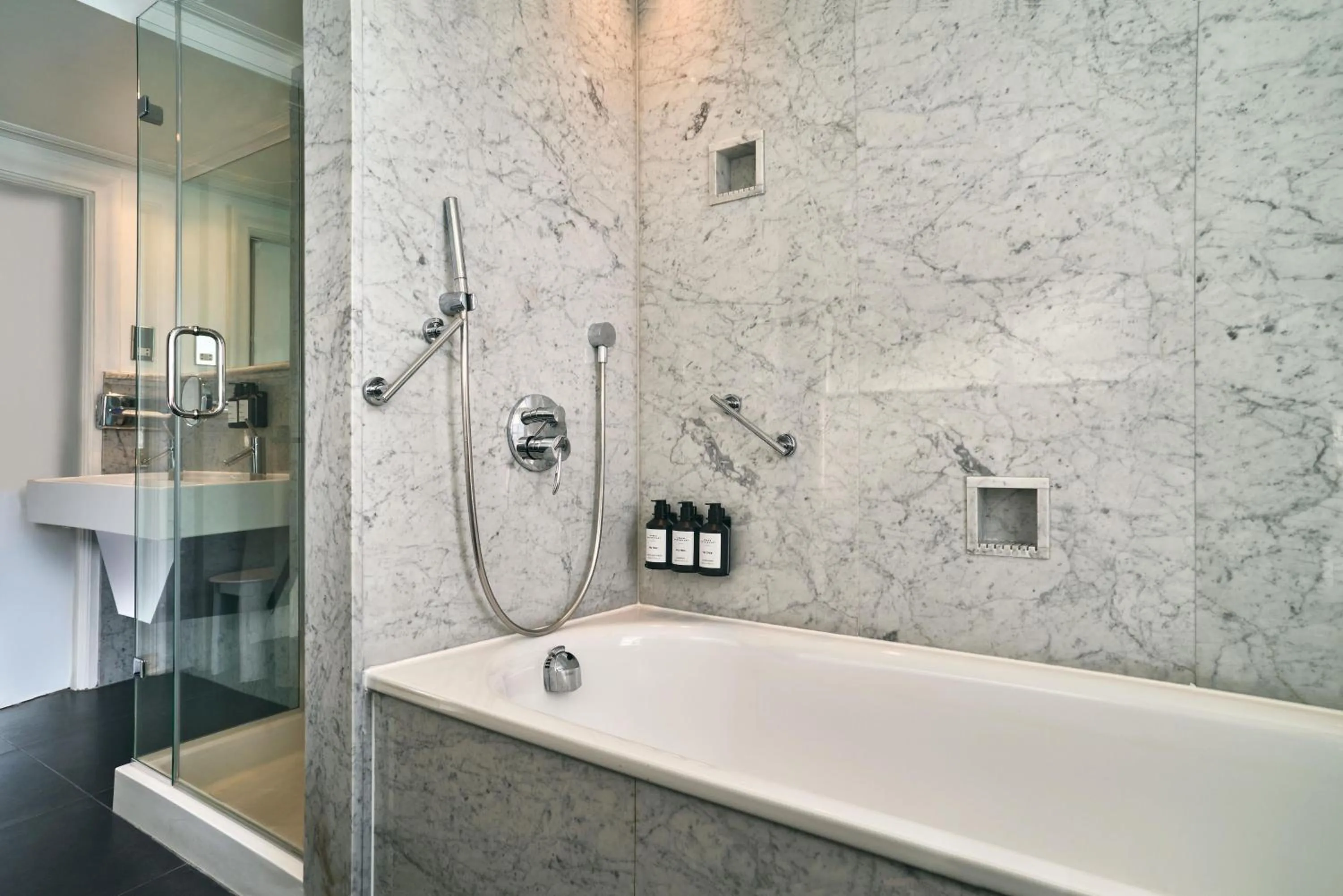 Bathroom in Radisson Blu Hotel, London Bond Street