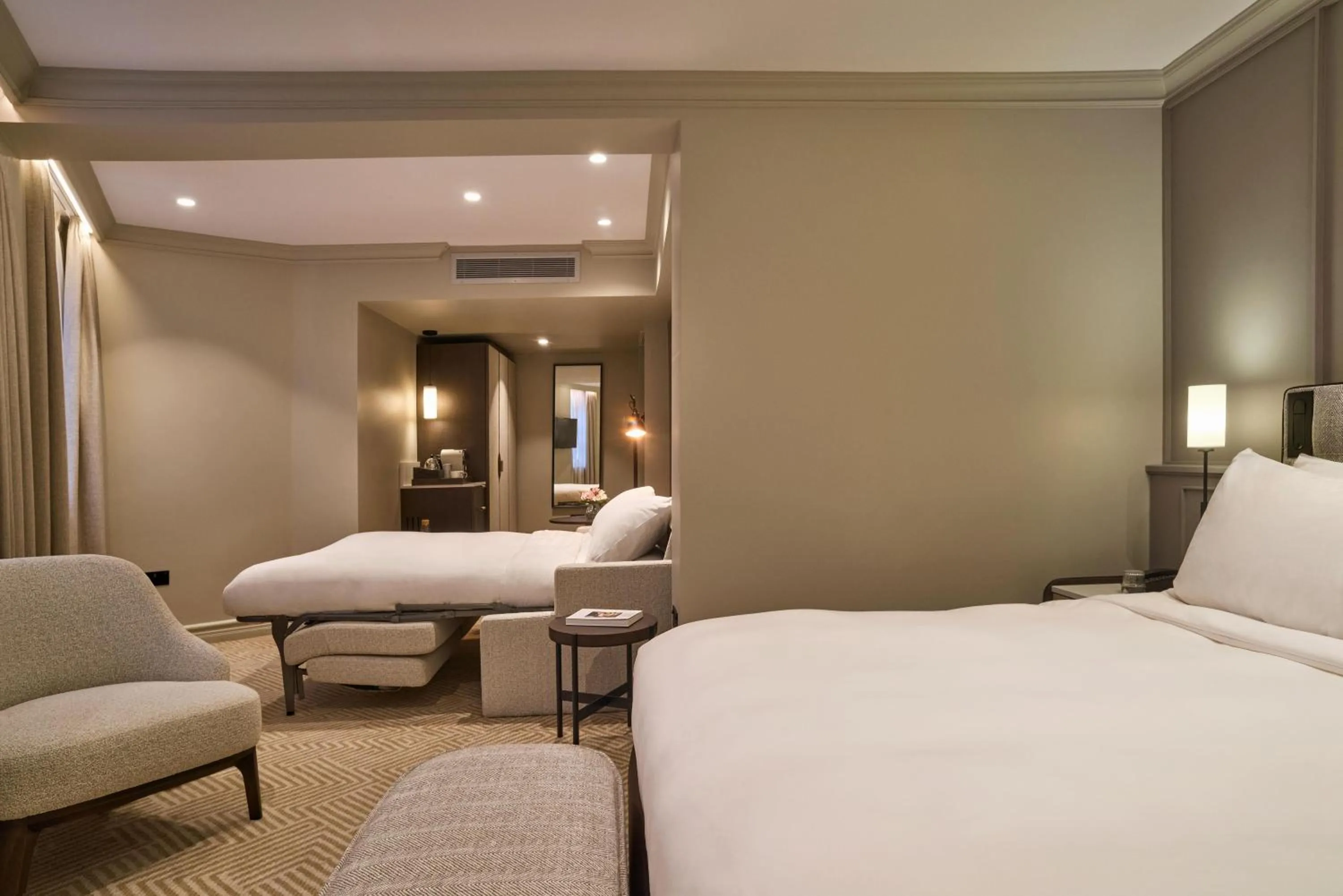 Photo of the whole room, Bed in Radisson Blu Hotel, London Bond Street