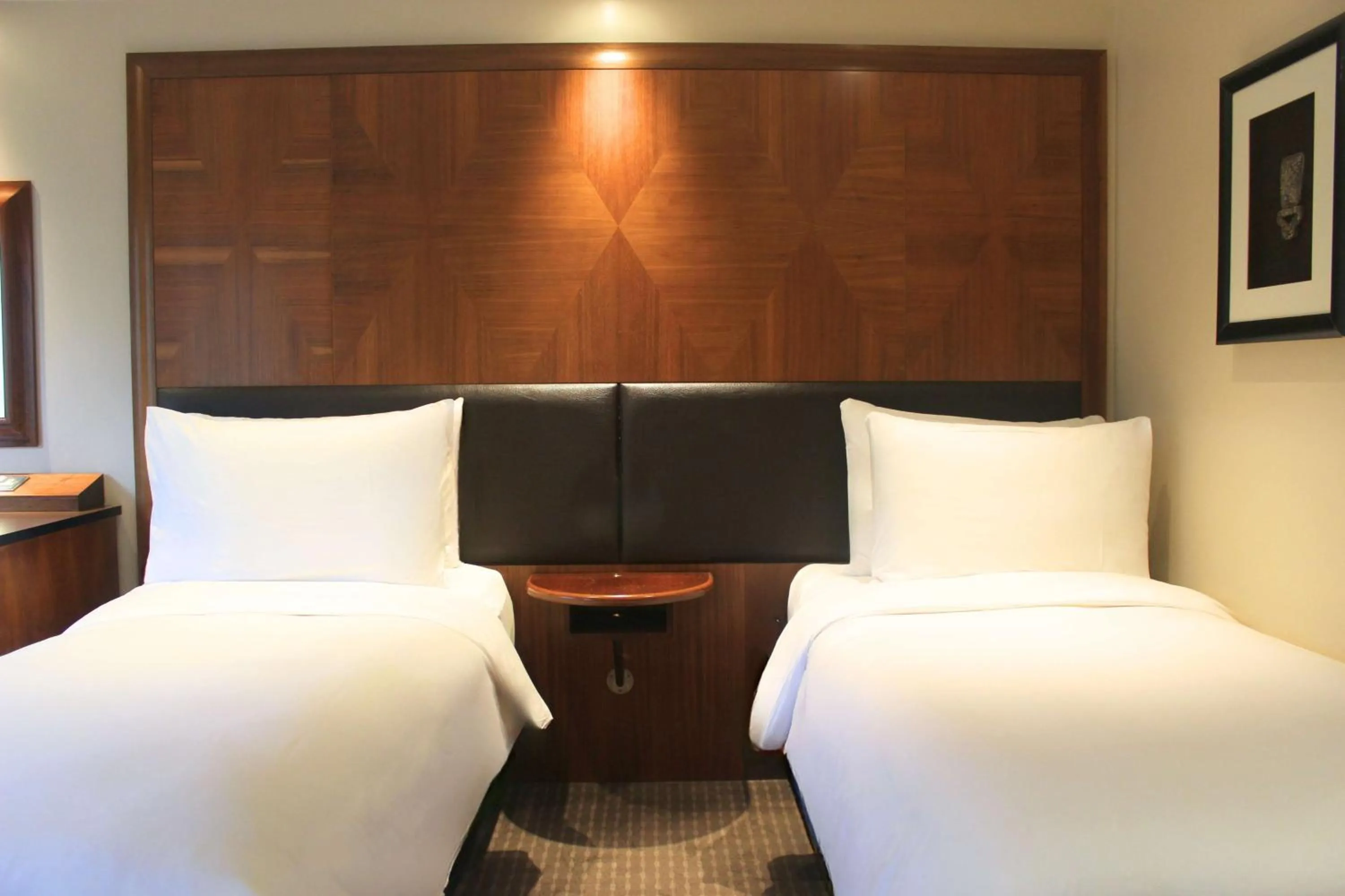 Bedroom, Bed in Radisson Blu Hotel, London Tottenham Court Road