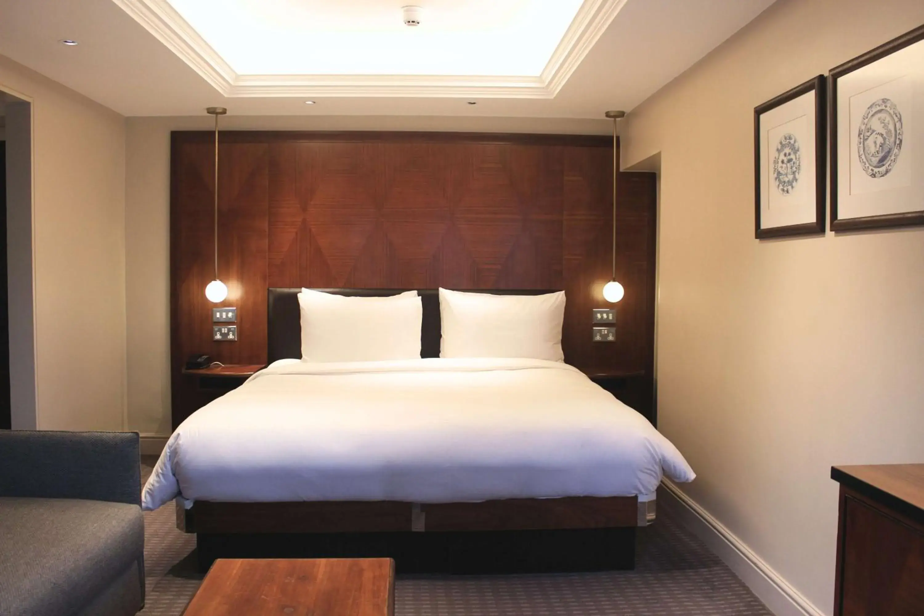 Bedroom, Bed in Radisson Blu Hotel, London Tottenham Court Road Bedroom, Bed in Radisson Blu Hotel, London Tottenham Court Road