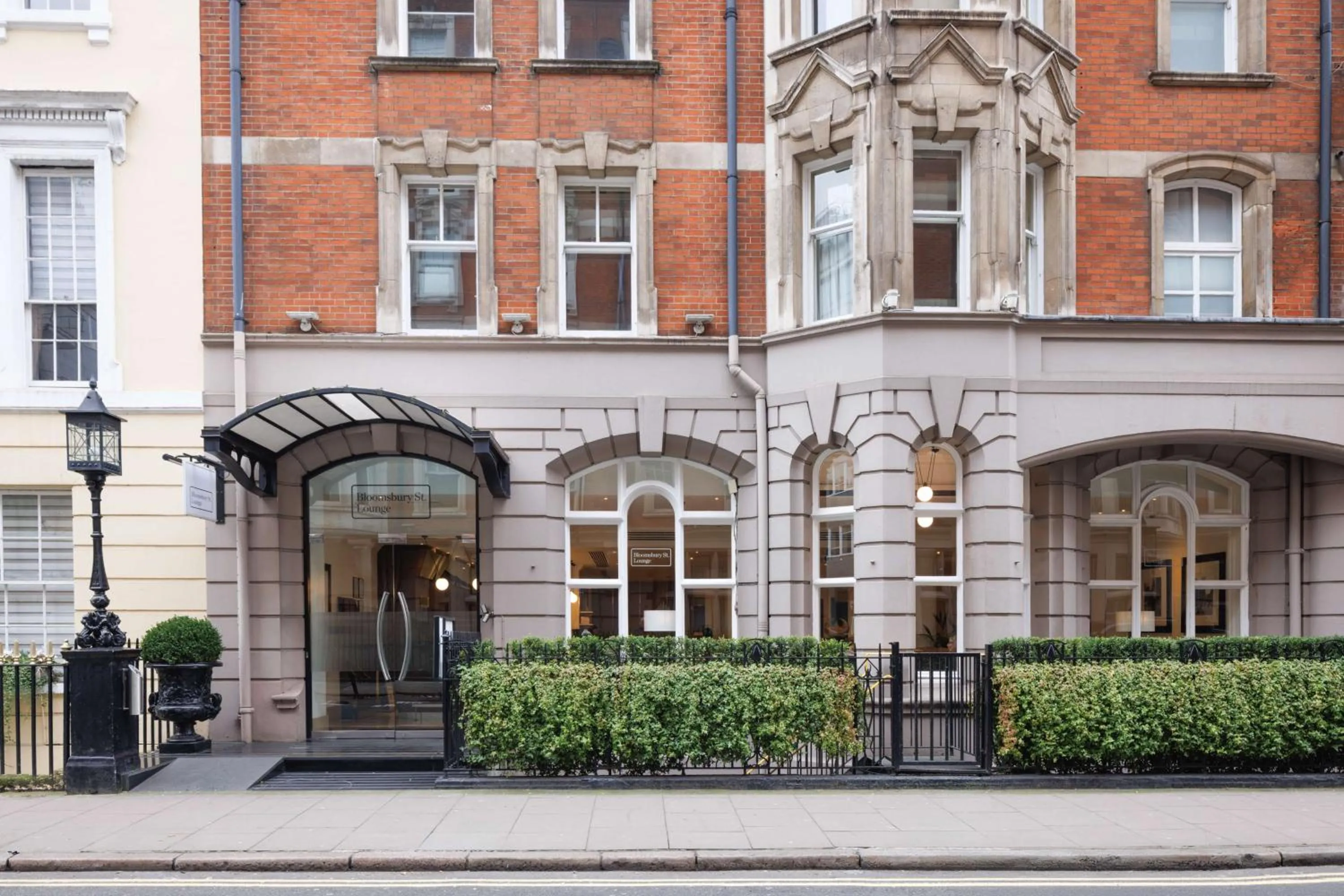 Restaurant/places to eat in Radisson Blu Hotel, London Tottenham Court Road