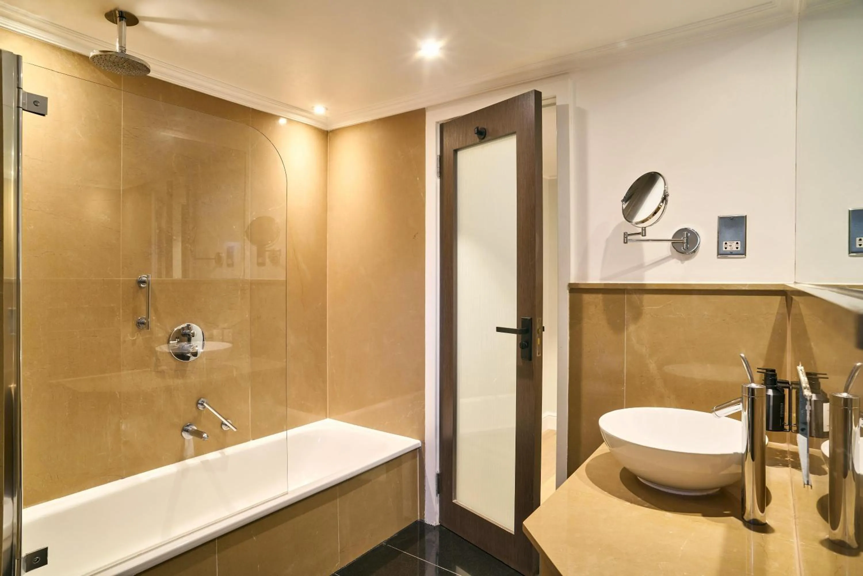 Bathroom in Radisson Blu Hotel, London Bloomsbury