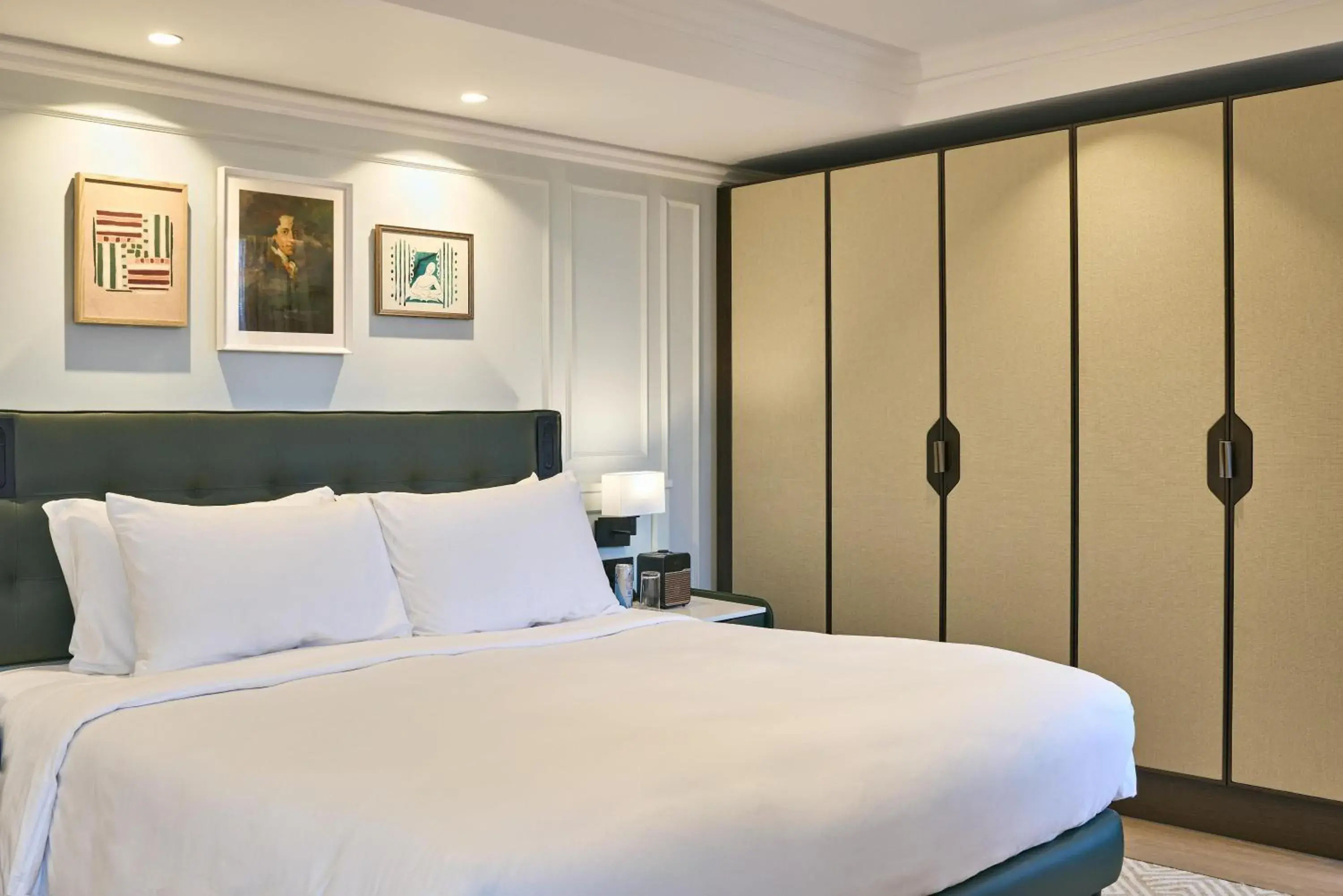 Photo of the whole room, Bed in Radisson Blu Hotel, London Bloomsbury Photo of the whole room, Bed in Radisson Blu Hotel, London Bloomsbury