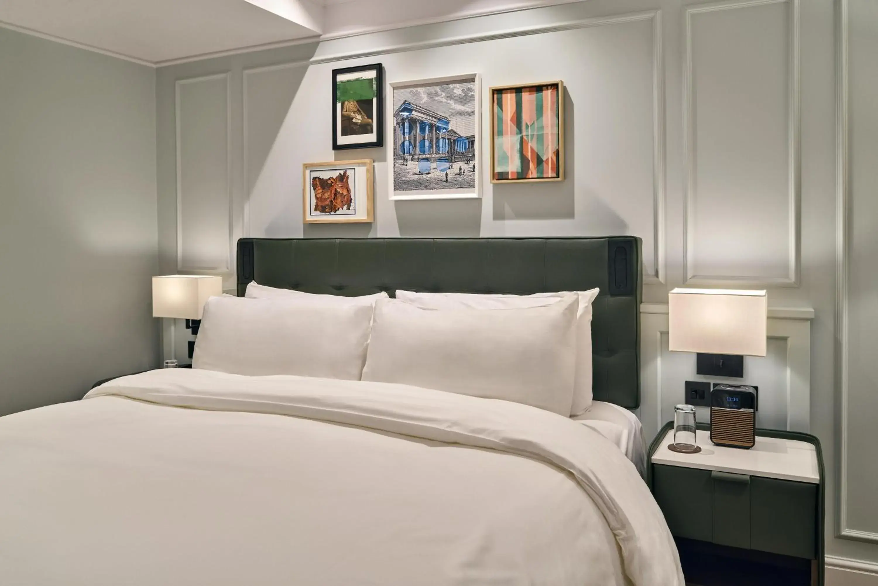 Bedroom, Bed in Radisson Blu Hotel, London Bloomsbury Bedroom, Bed in Radisson Blu Hotel, London Bloomsbury