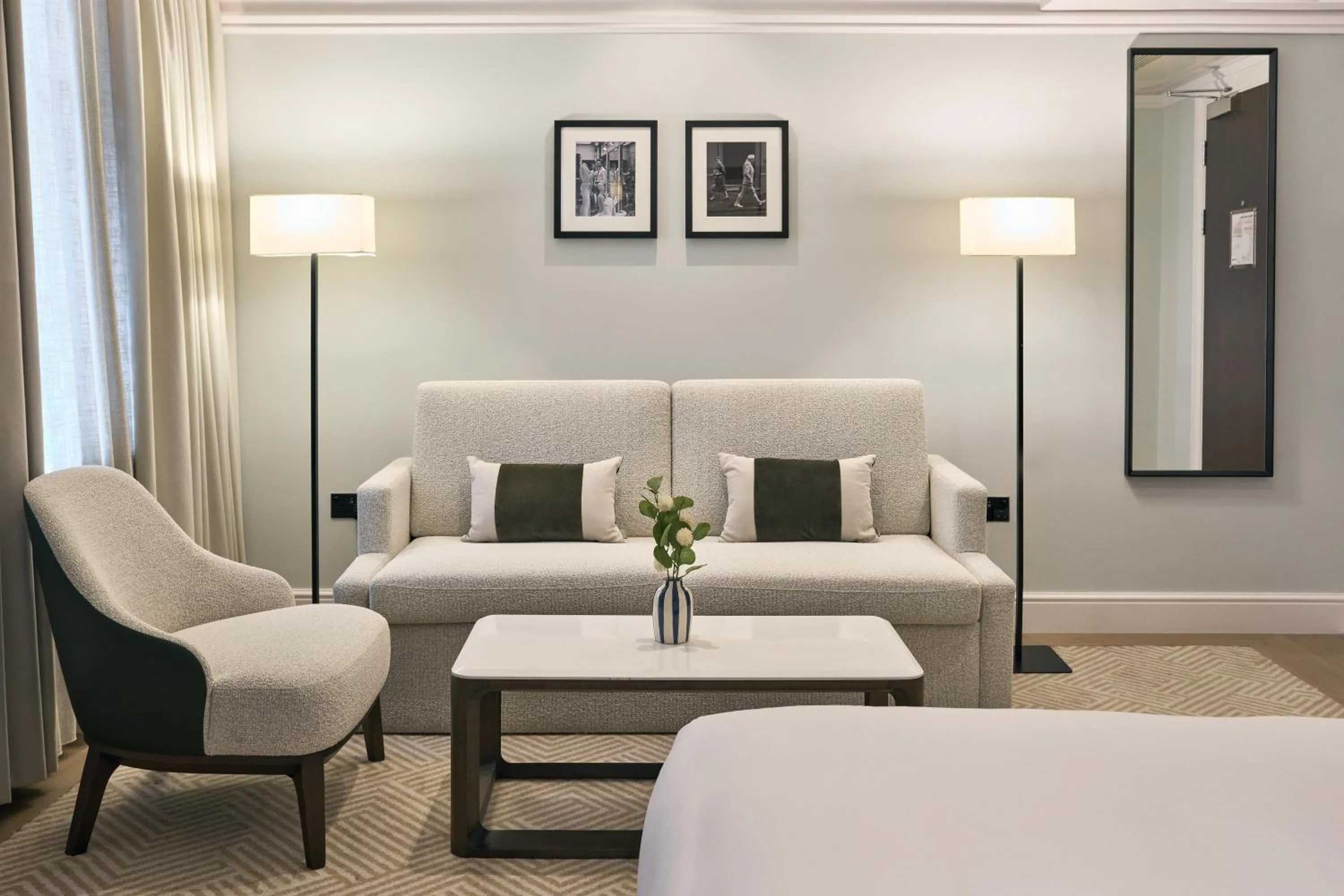 Photo of the whole room, Bed in Radisson Blu Hotel, London Bloomsbury