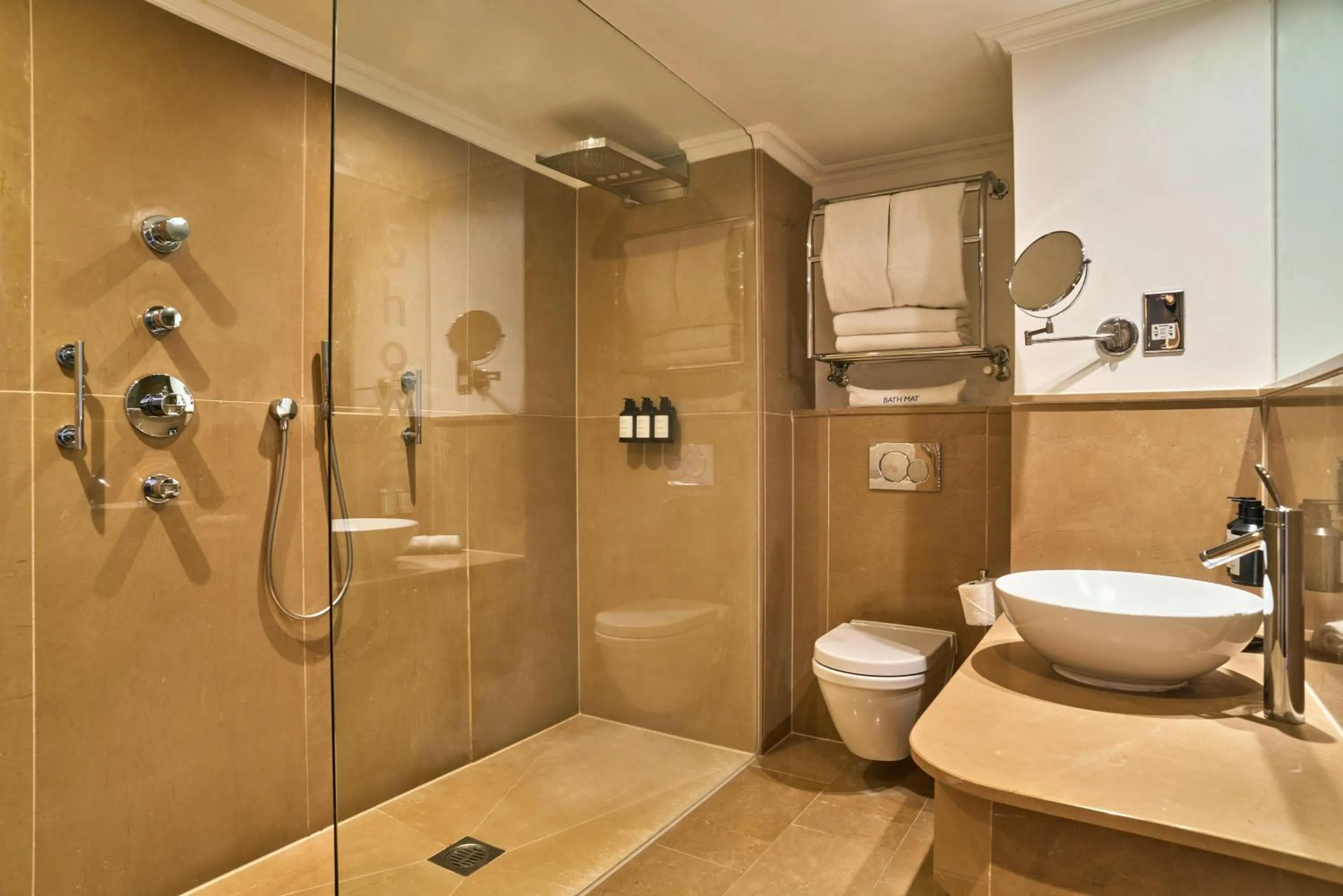 Bathroom in Radisson Blu Hotel, London Bloomsbury