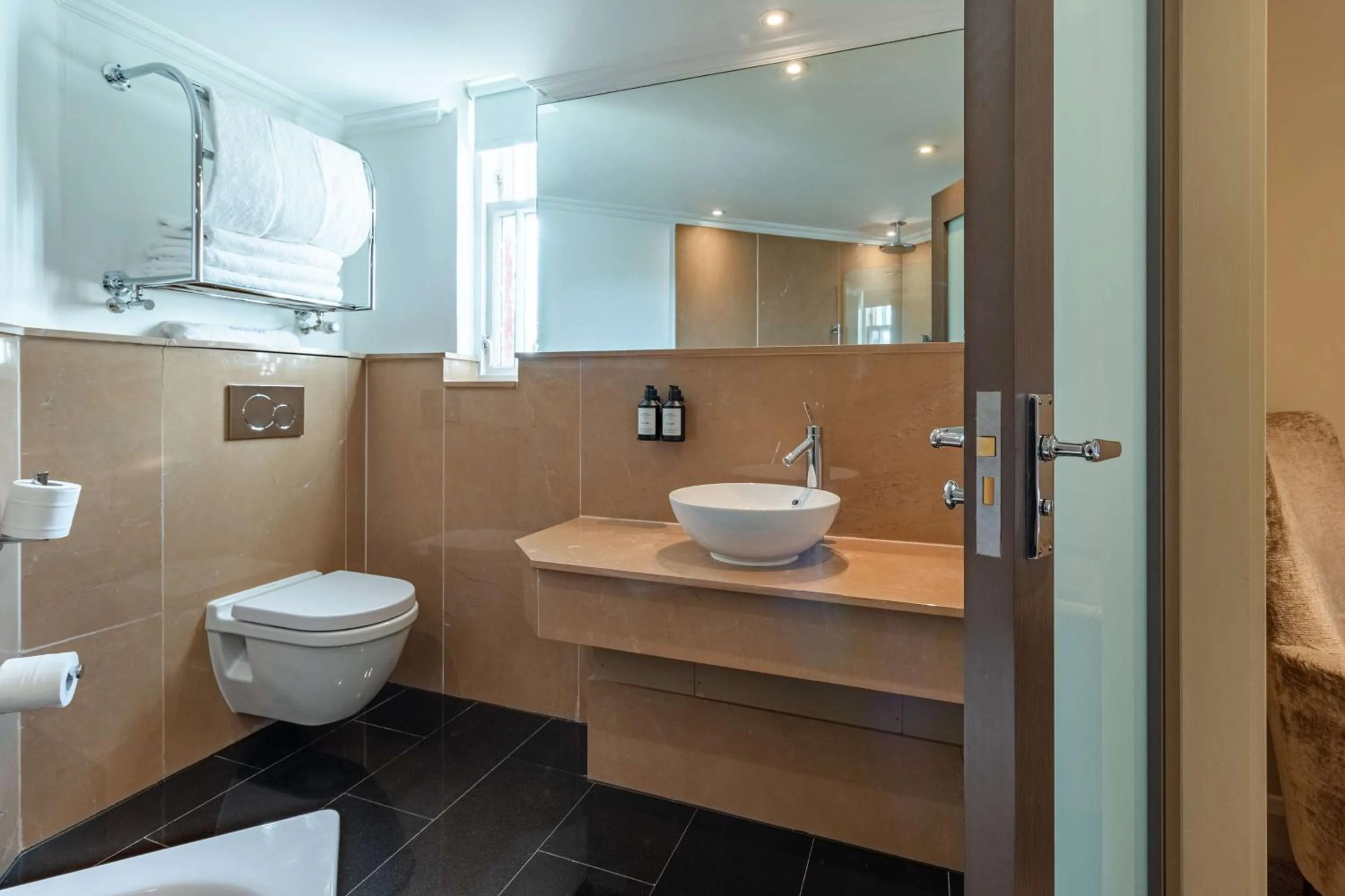 Bathroom in Radisson Blu Hotel, London Bloomsbury