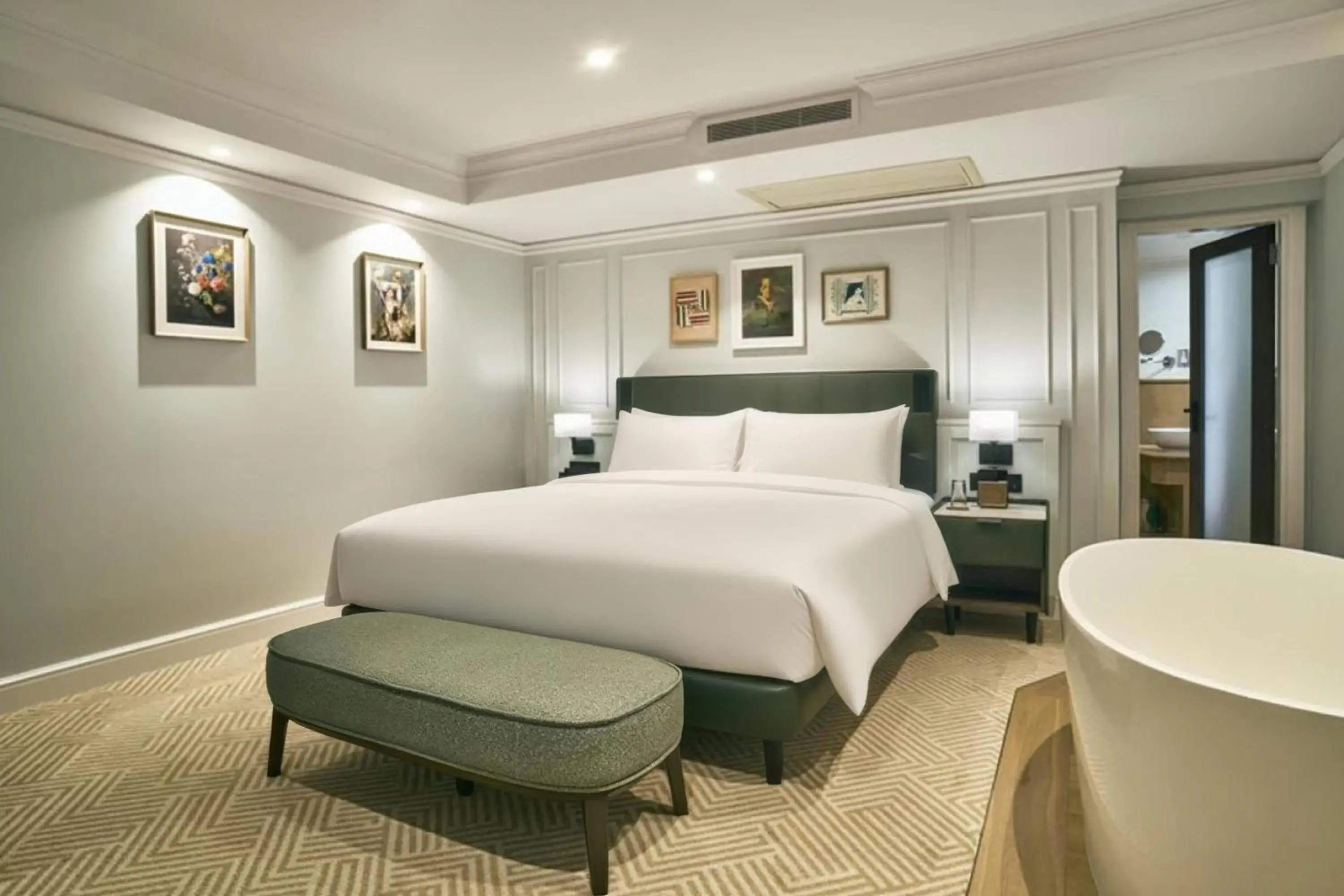 Photo of the whole room, Bed in Radisson Blu Hotel, London Bloomsbury Photo of the whole room, Bed in Radisson Blu Hotel, London Bloomsbury