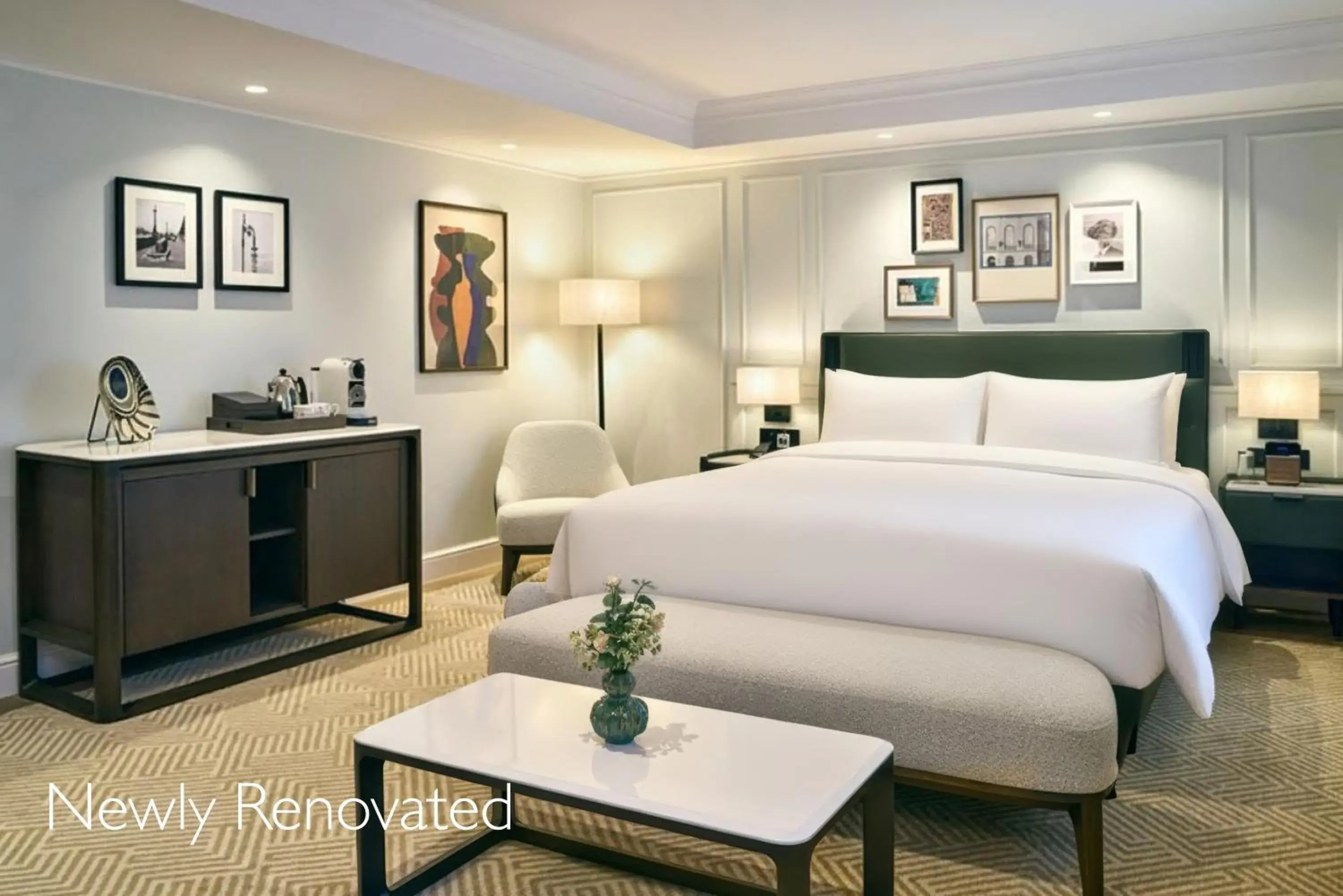 Bedroom, Bed in Radisson Blu Hotel, London Bloomsbury Bedroom, Bed in Radisson Blu Hotel, London Bloomsbury