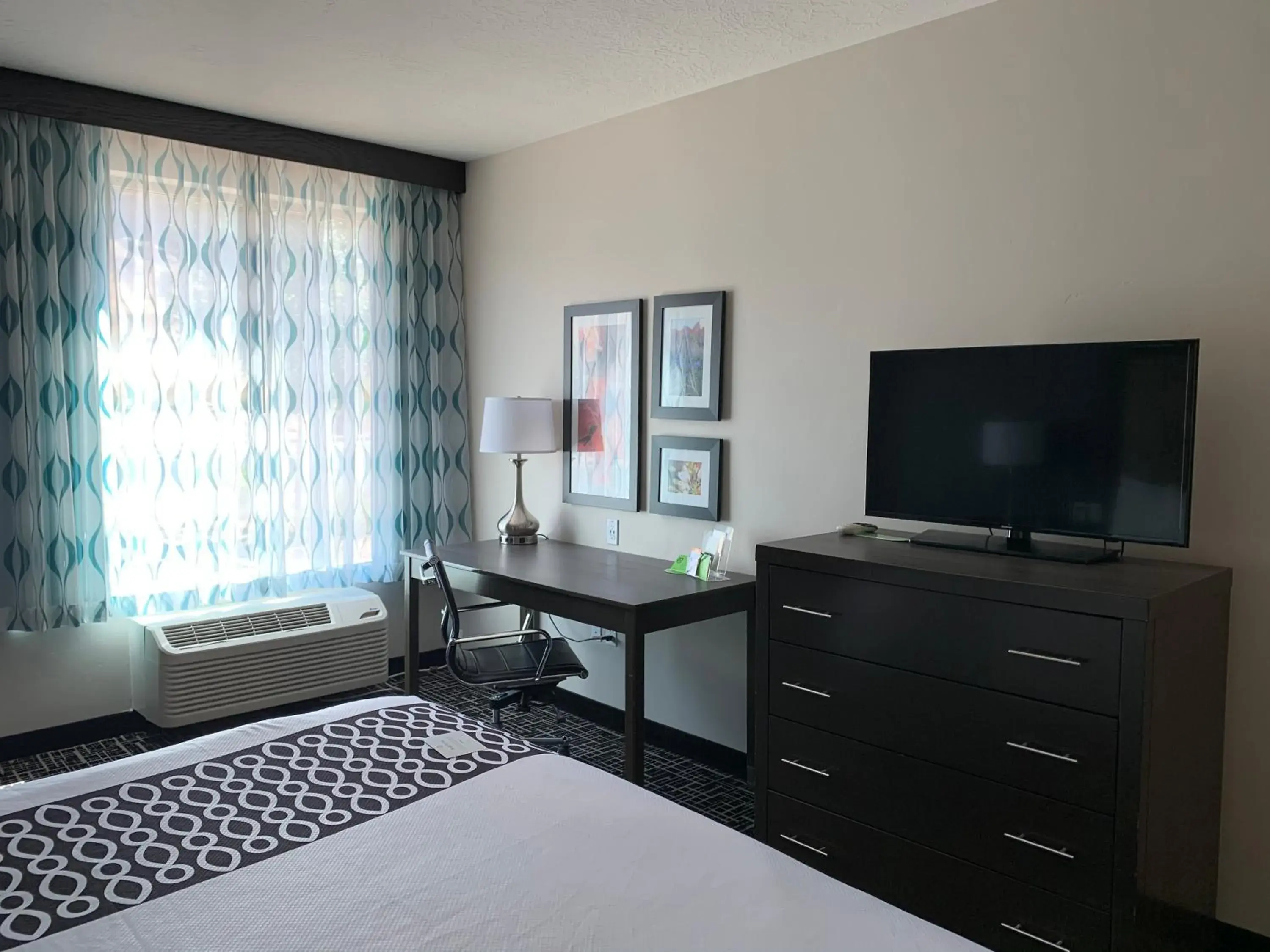 Photo of the whole room, Bed in La Quinta by Wyndham La Verkin - Gateway to Zion Photo of the whole room, Bed in La Quinta by Wyndham La Verkin - Gateway to Zion