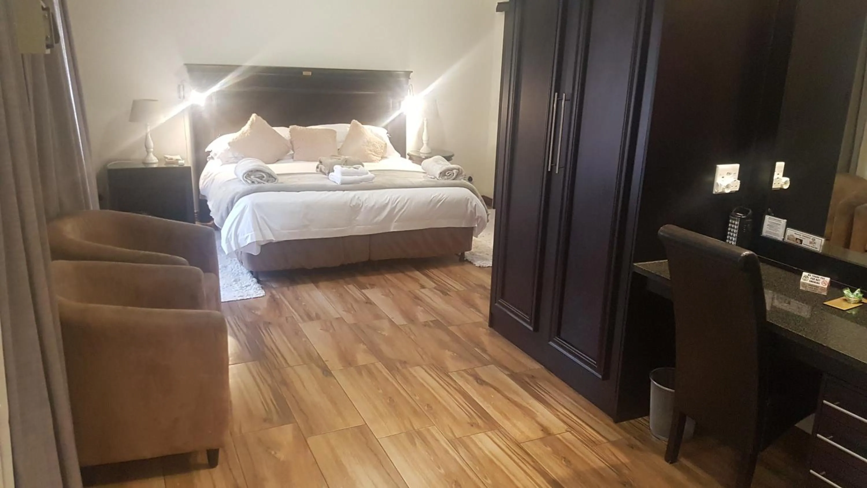 Photo of the whole room, Bed in Cornerstone Guest Lodge