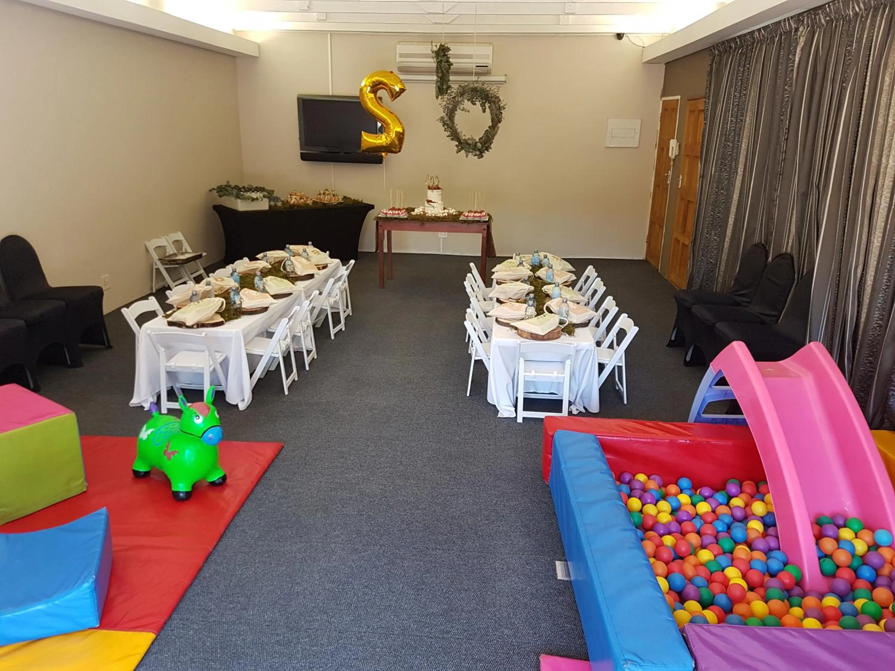 Banquet/Function facilities in Cornerstone Guest Lodge