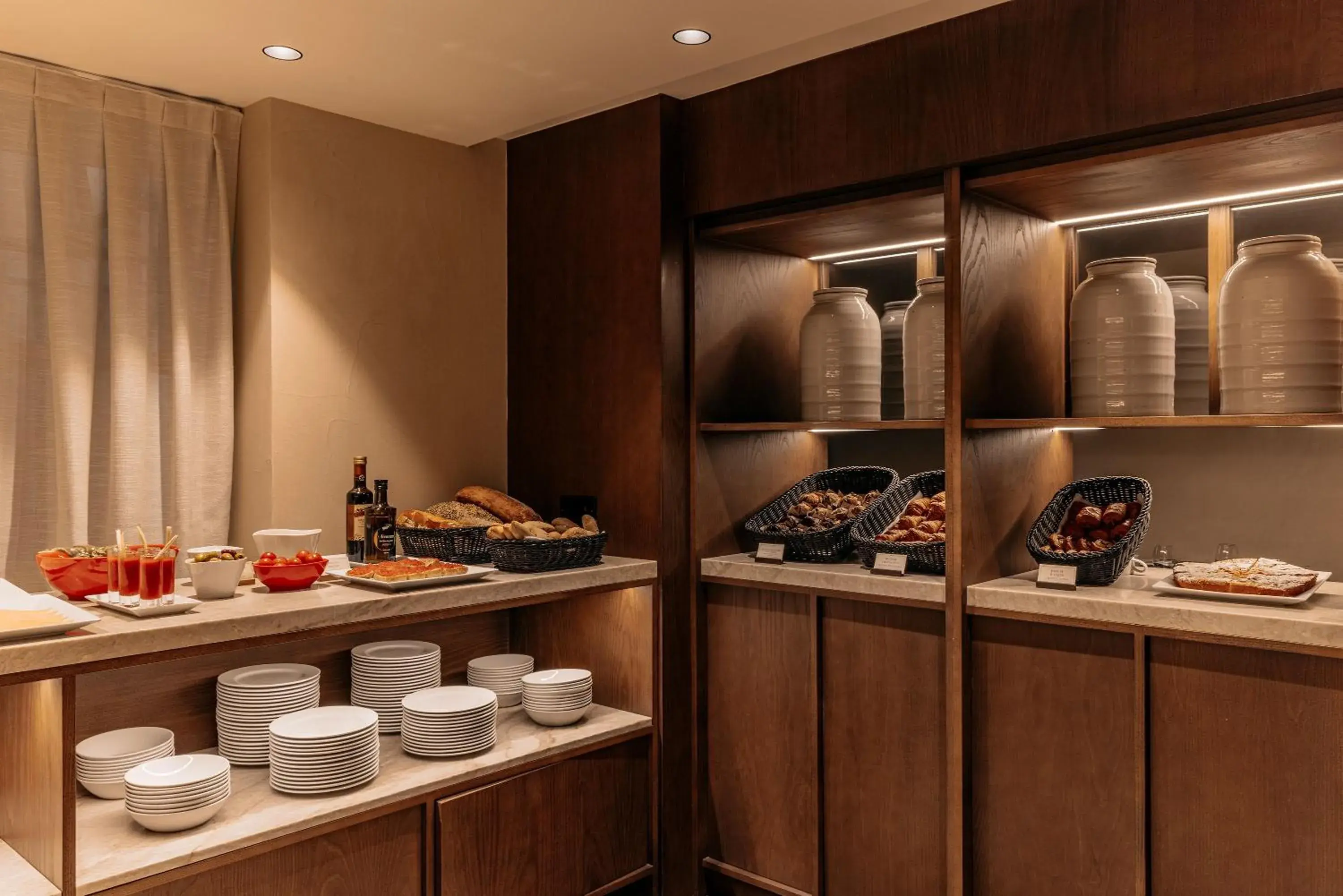 Restaurant/places to eat in The Caesar Hotel Restaurant/places to eat in The Caesar Hotel