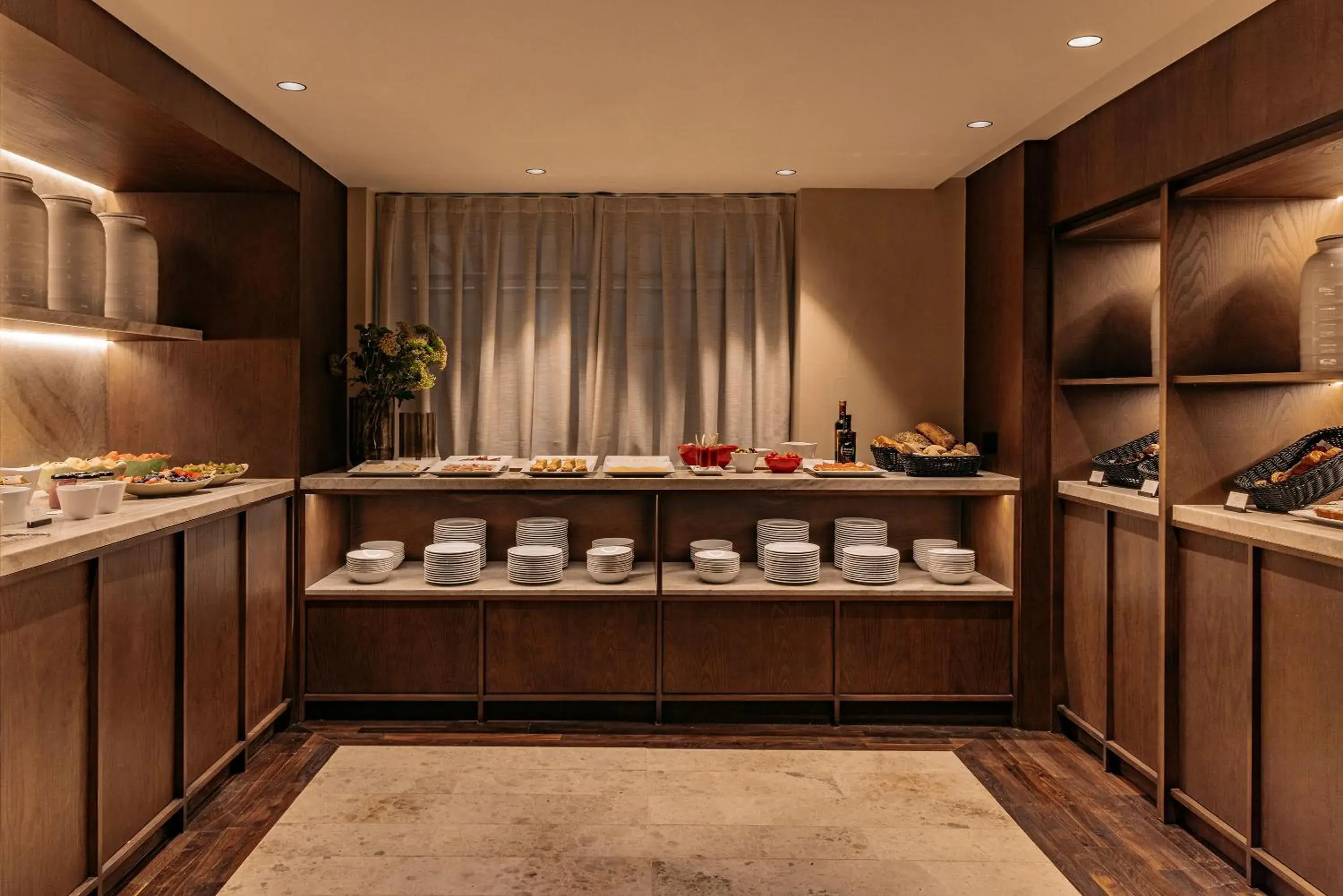 Restaurant/places to eat in The Caesar Hotel Restaurant/places to eat in The Caesar Hotel