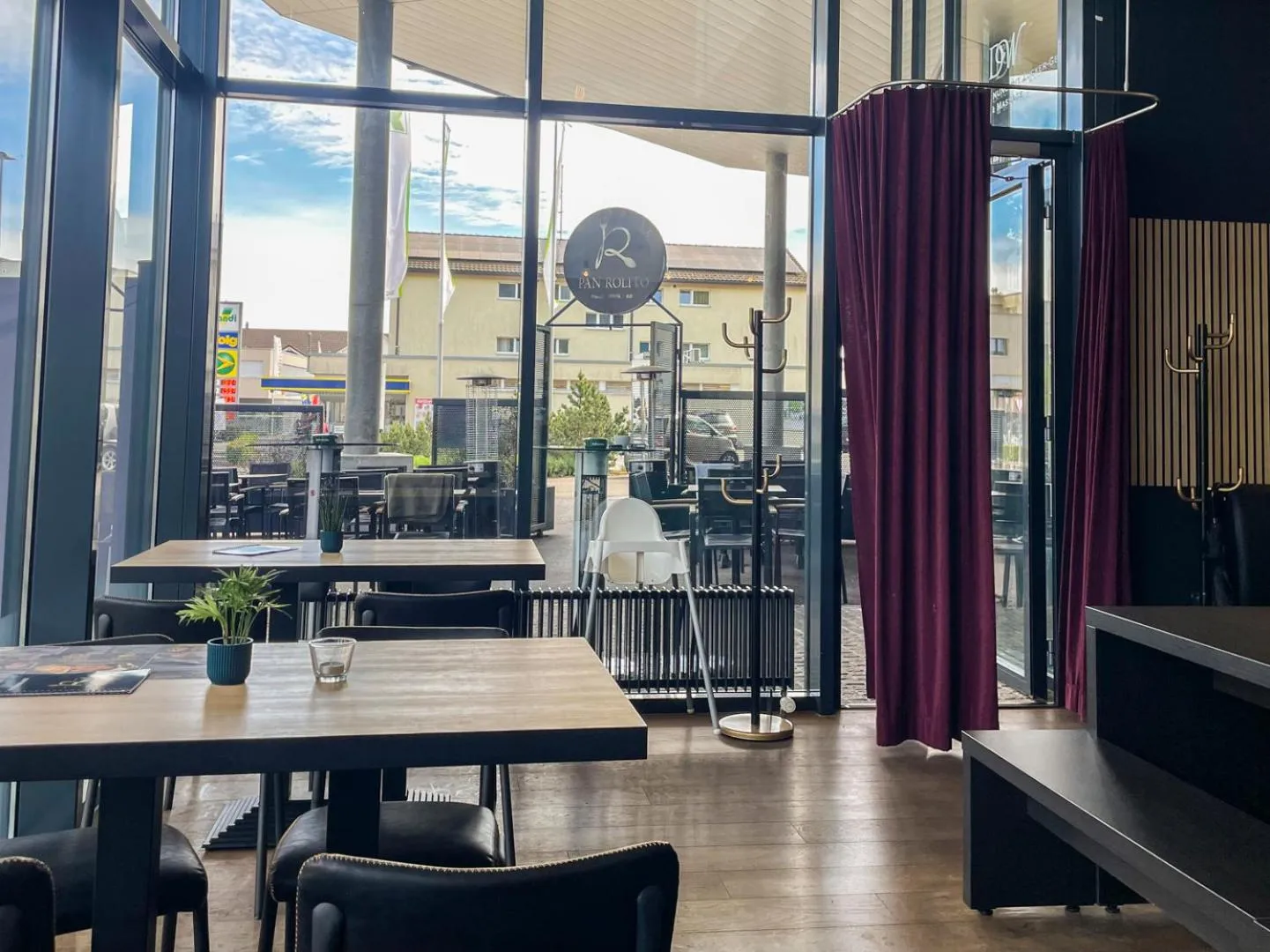 Restaurant/places to eat in Berger Zentrum