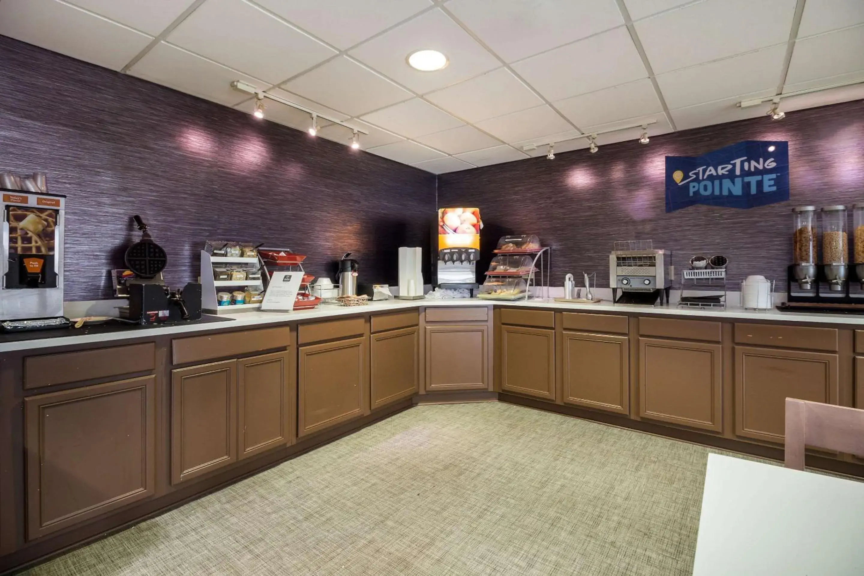 Breakfast in Clarion Pointe Charleston - West Ashley Breakfast in Clarion Pointe Charleston - West Ashley