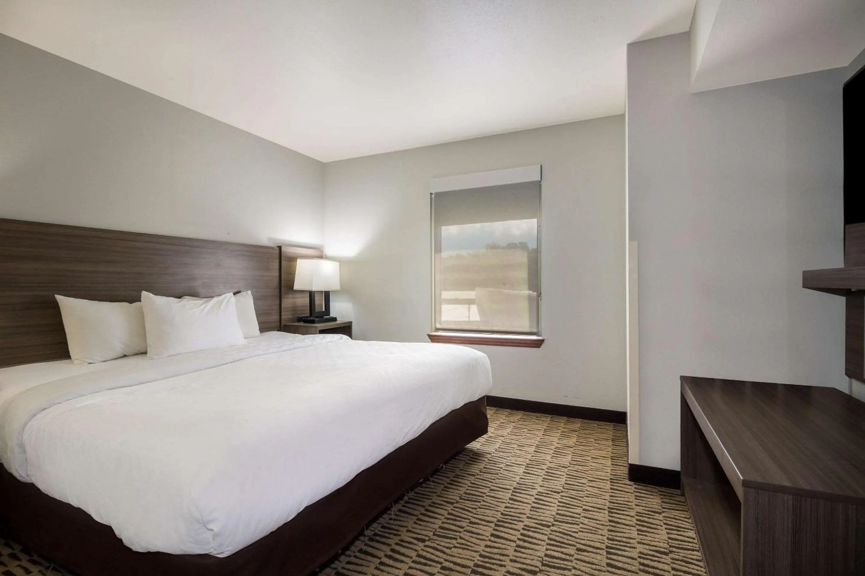 Bedroom, Bed in Clarion Pointe Charleston - West Ashley