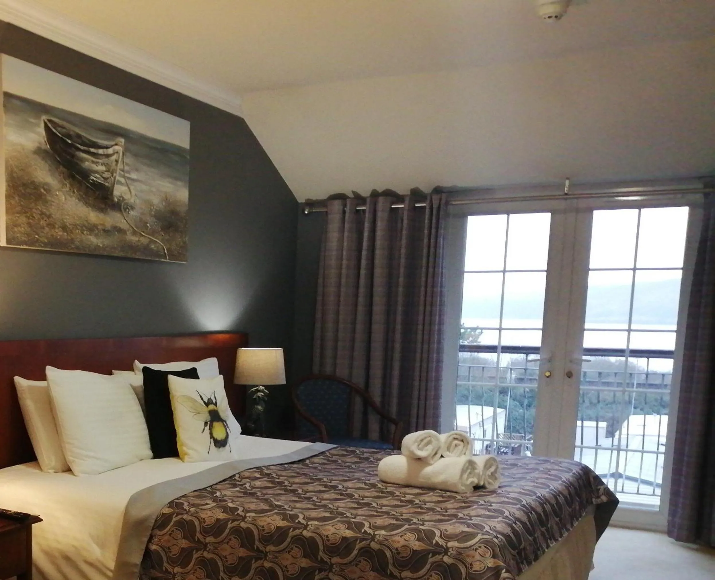 Bed in Three Rivers Hotel