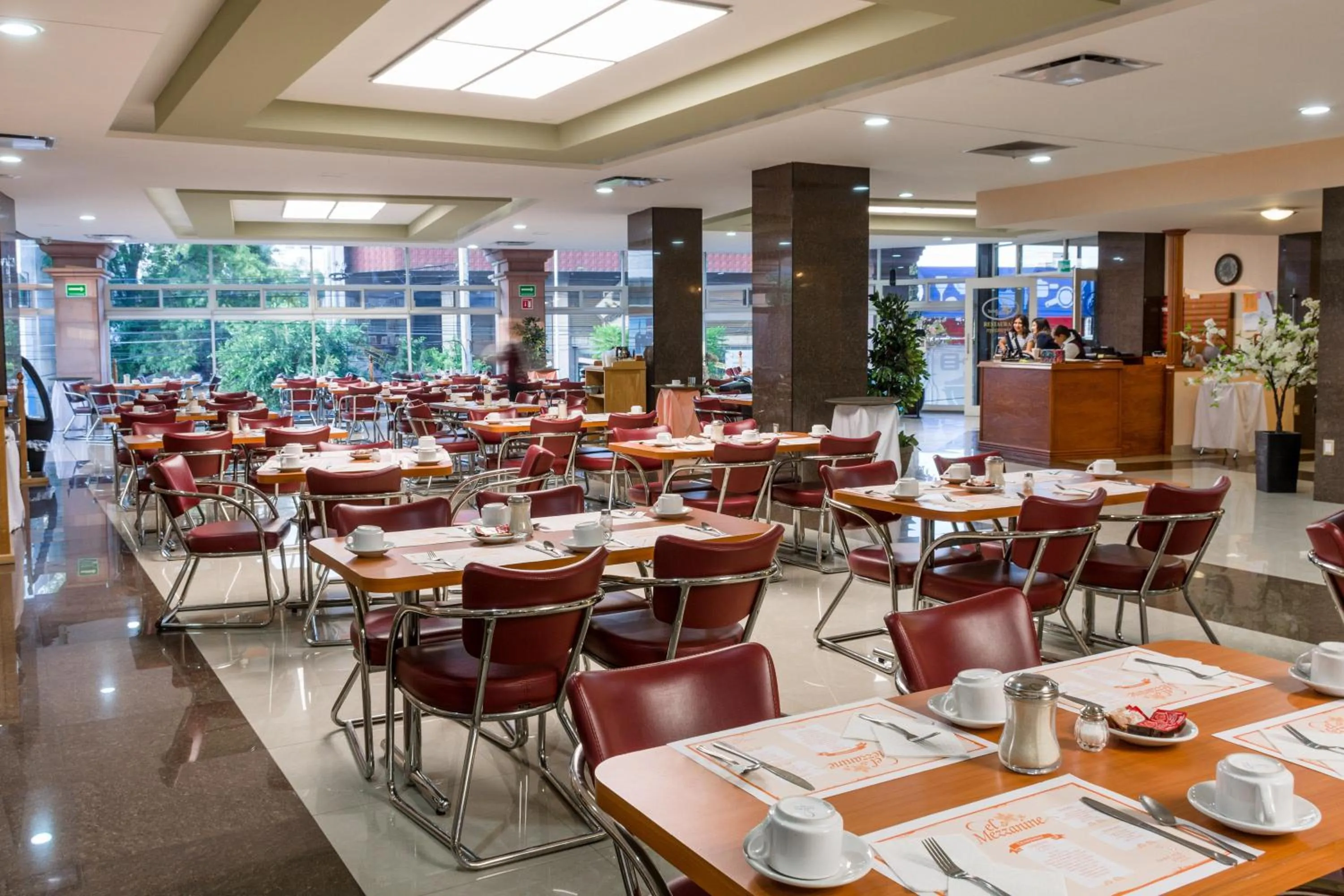 Restaurant/places to eat in Hotel Real Plaza Aguascalientes