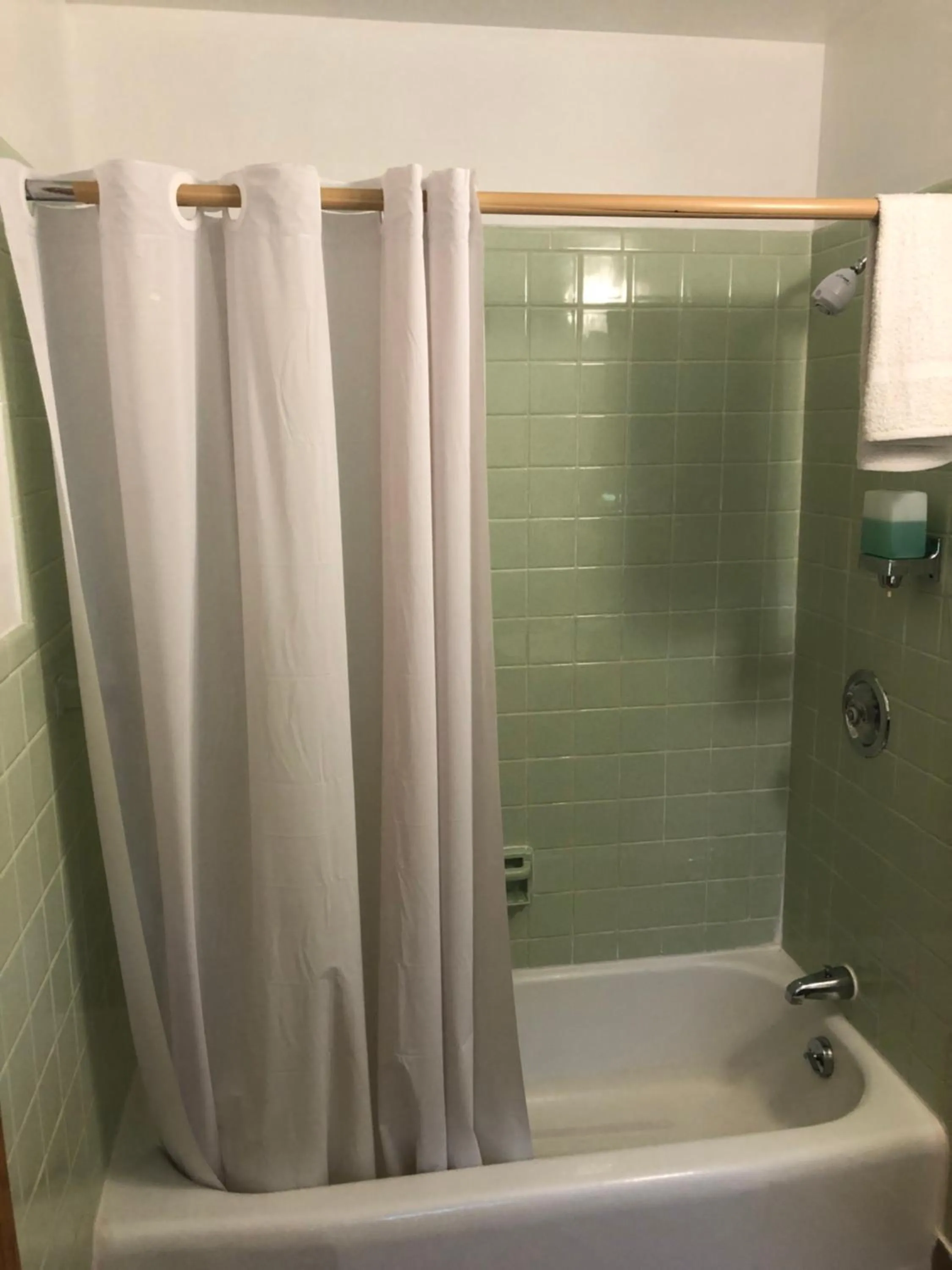King Room in Parkway Motel