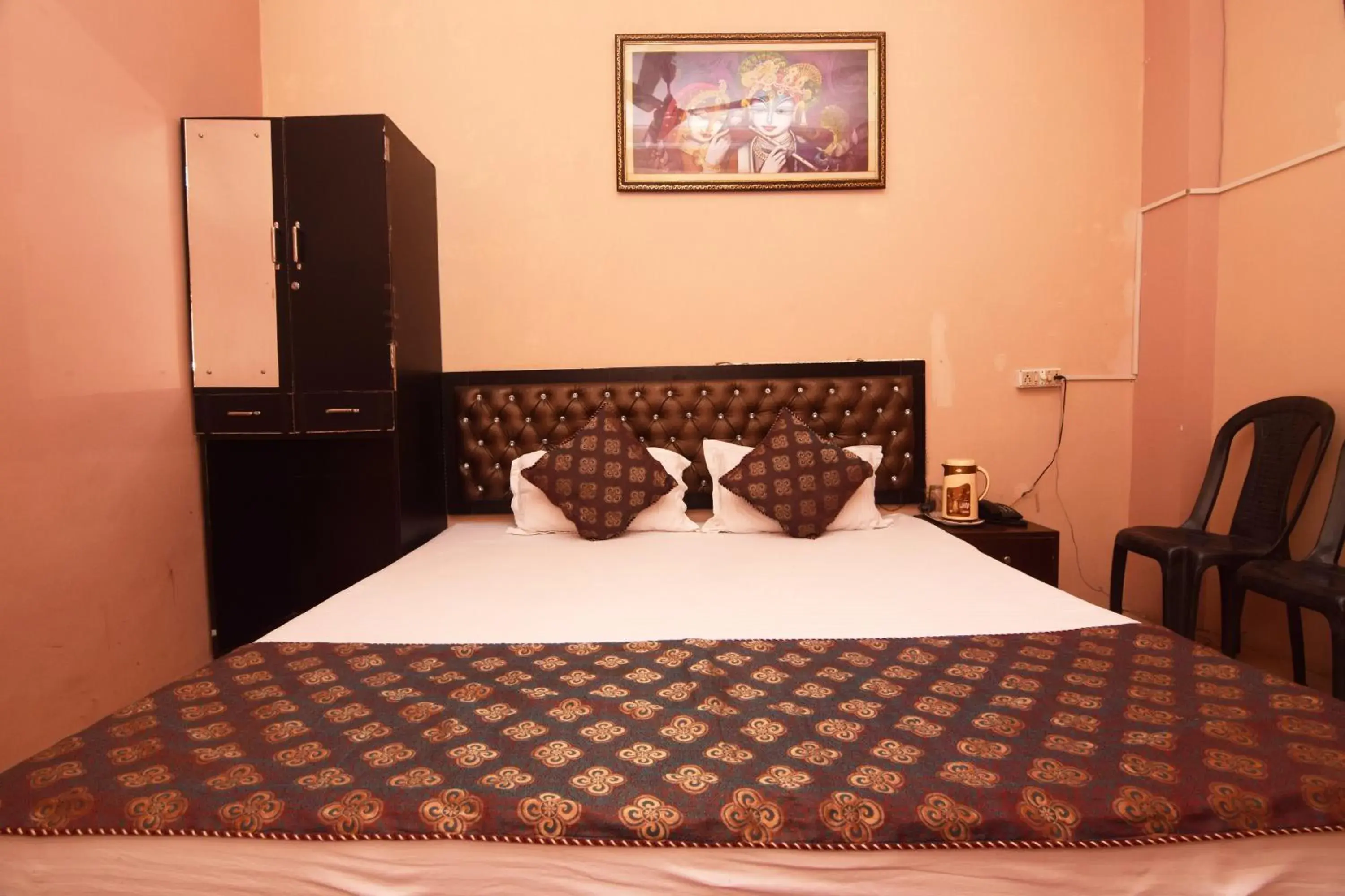 Bed in DS Residency Varanasi-Near Temple n Ghat-Parking Bed in DS Residency Varanasi-Near Temple n Ghat-Parking