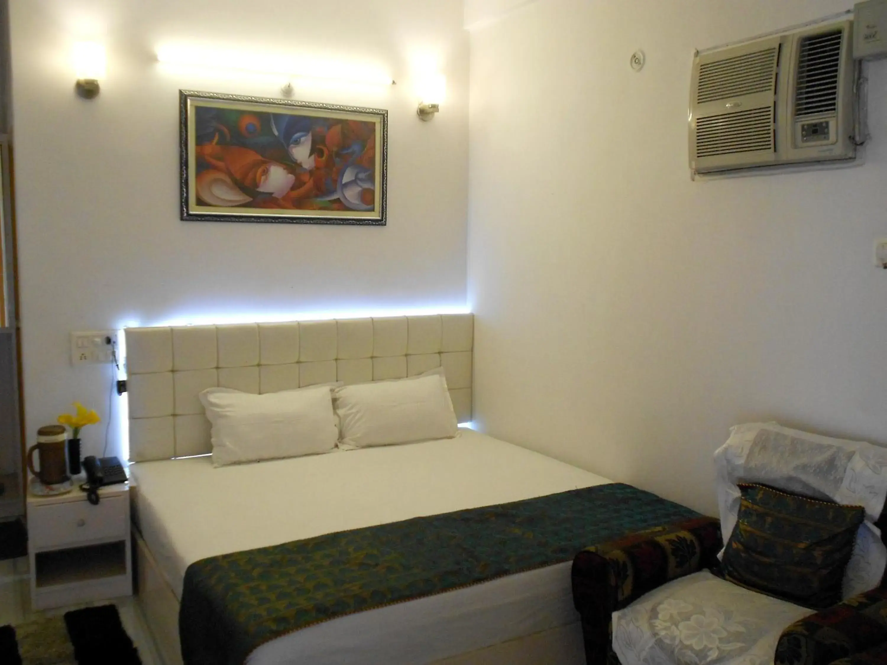 Bed in DS Residency Varanasi-Near Temple n Ghat-Parking Bed in DS Residency Varanasi-Near Temple n Ghat-Parking
