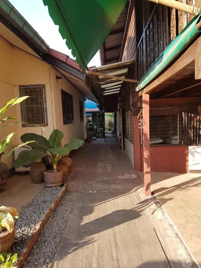 Facade/entrance in Bamboo Garden