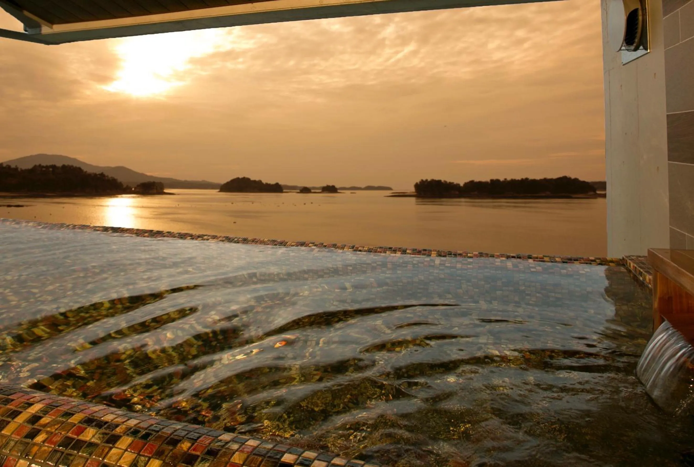 Sunset in Uminoyasuragi Hotel Ryugu