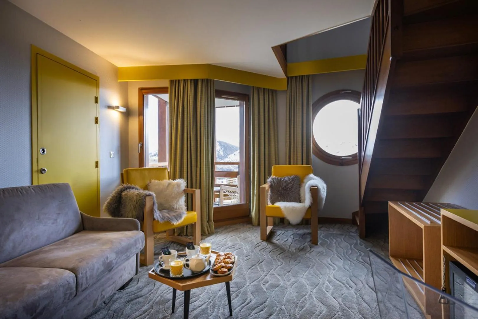 Photo of the whole room in Royal Ours Blanc Boutique Hôtel & Spa