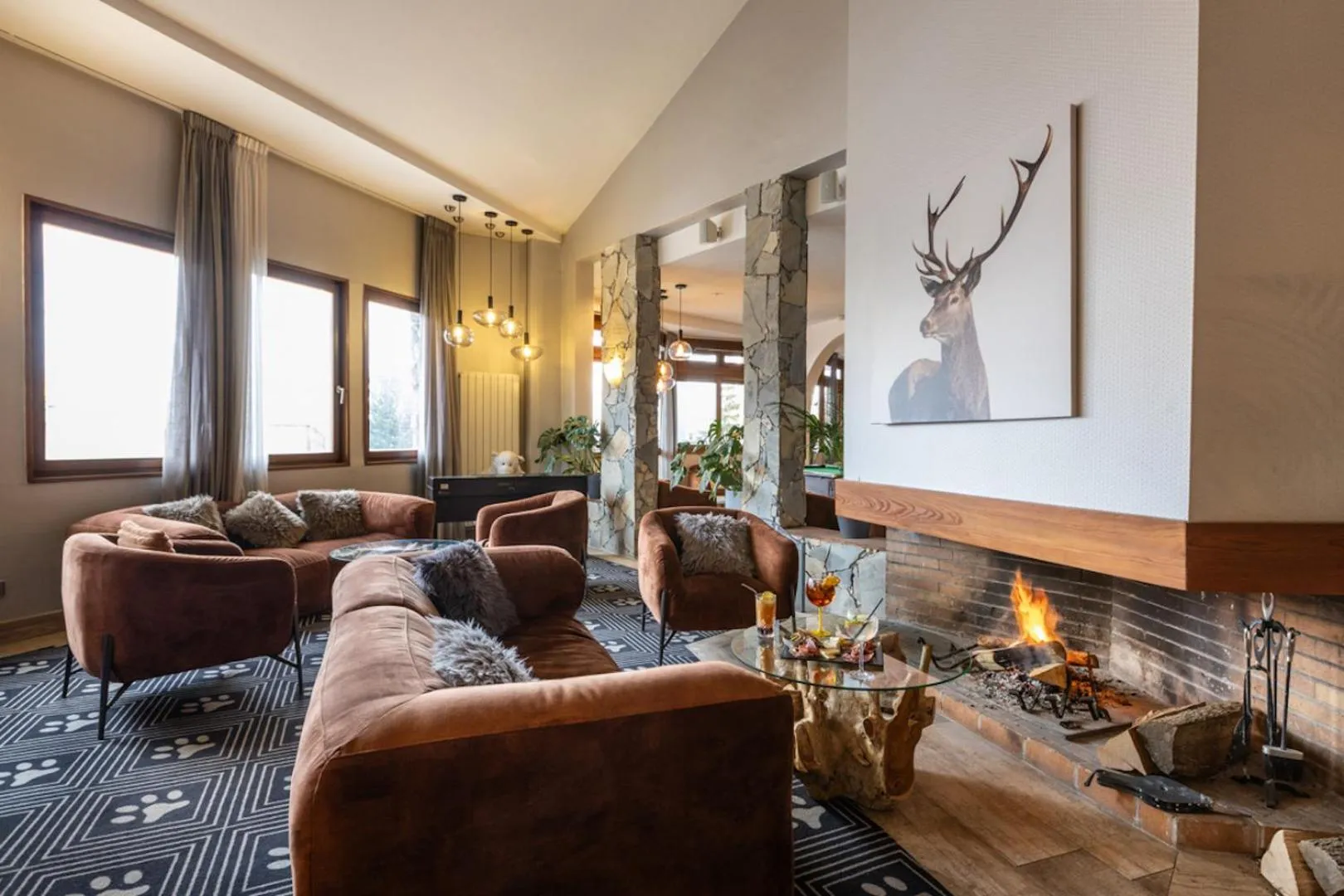 Lounge or bar in Royal Ours Blanc Boutique Hôtel & Spa