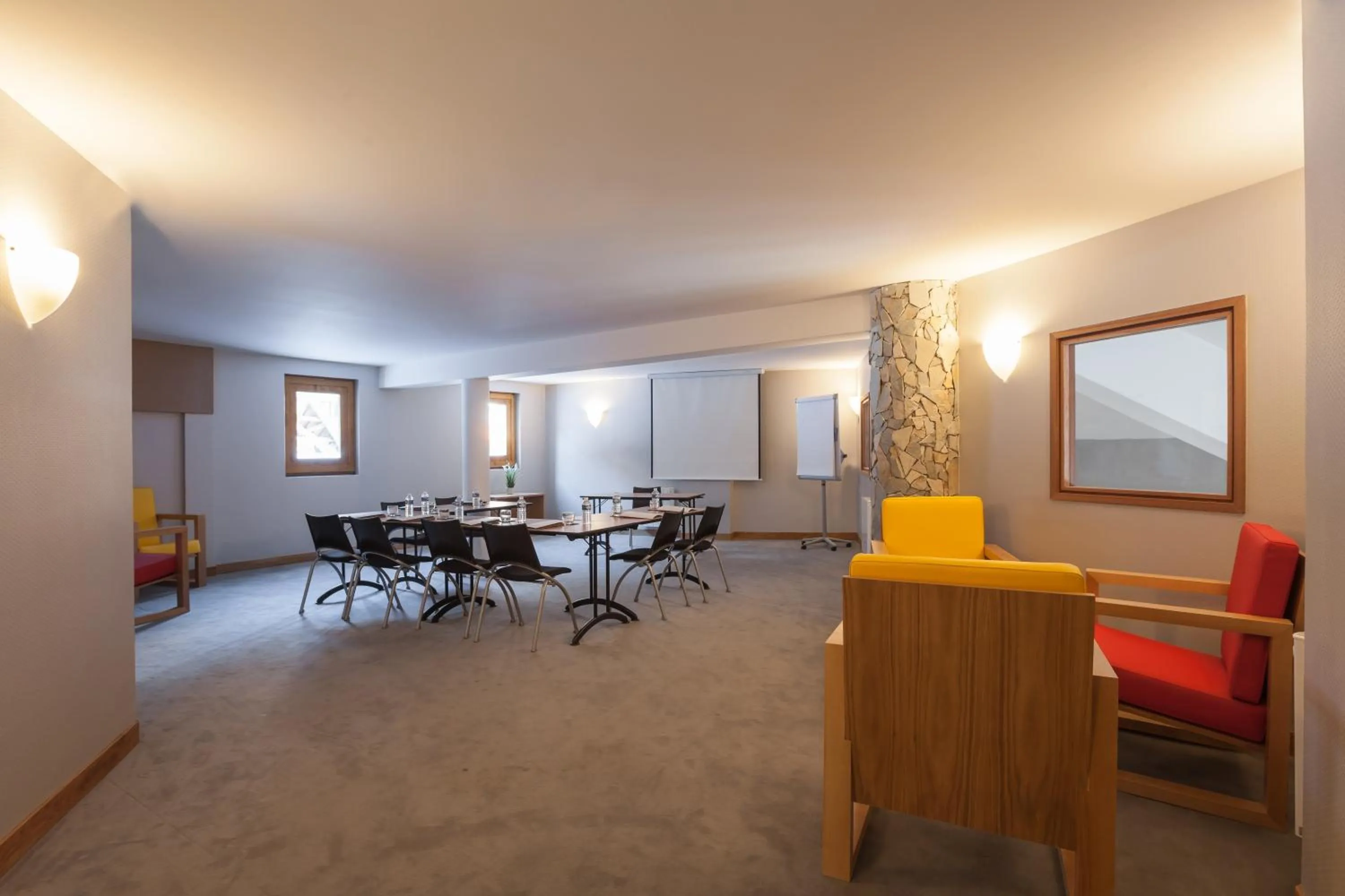 Business facilities in Royal Ours Blanc Boutique Hôtel & Spa