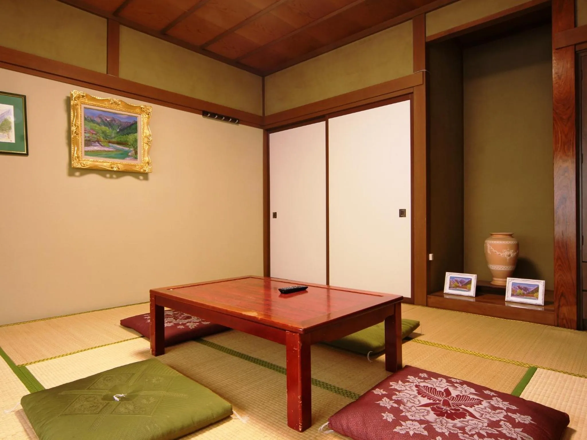 Photo of the whole room in Guesthouse Tomoshibi