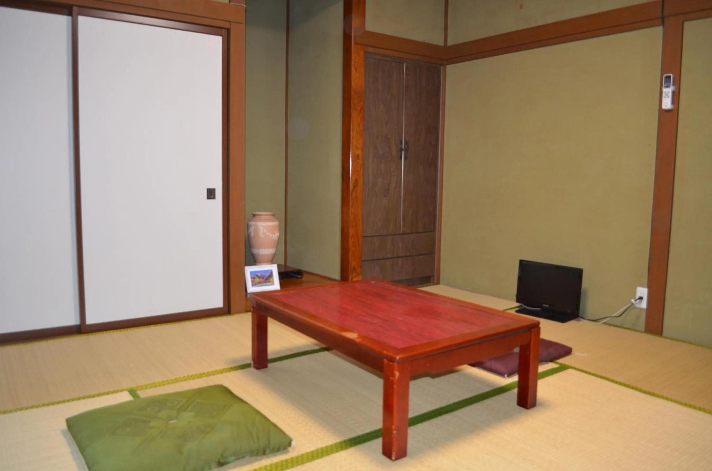 Photo of the whole room in Guesthouse Tomoshibi