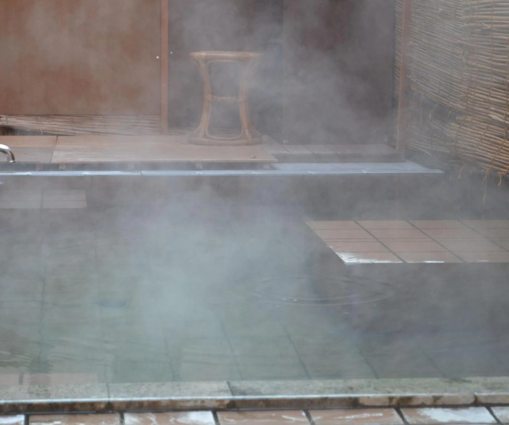 Hot Spring Bath in Guesthouse Tomoshibi